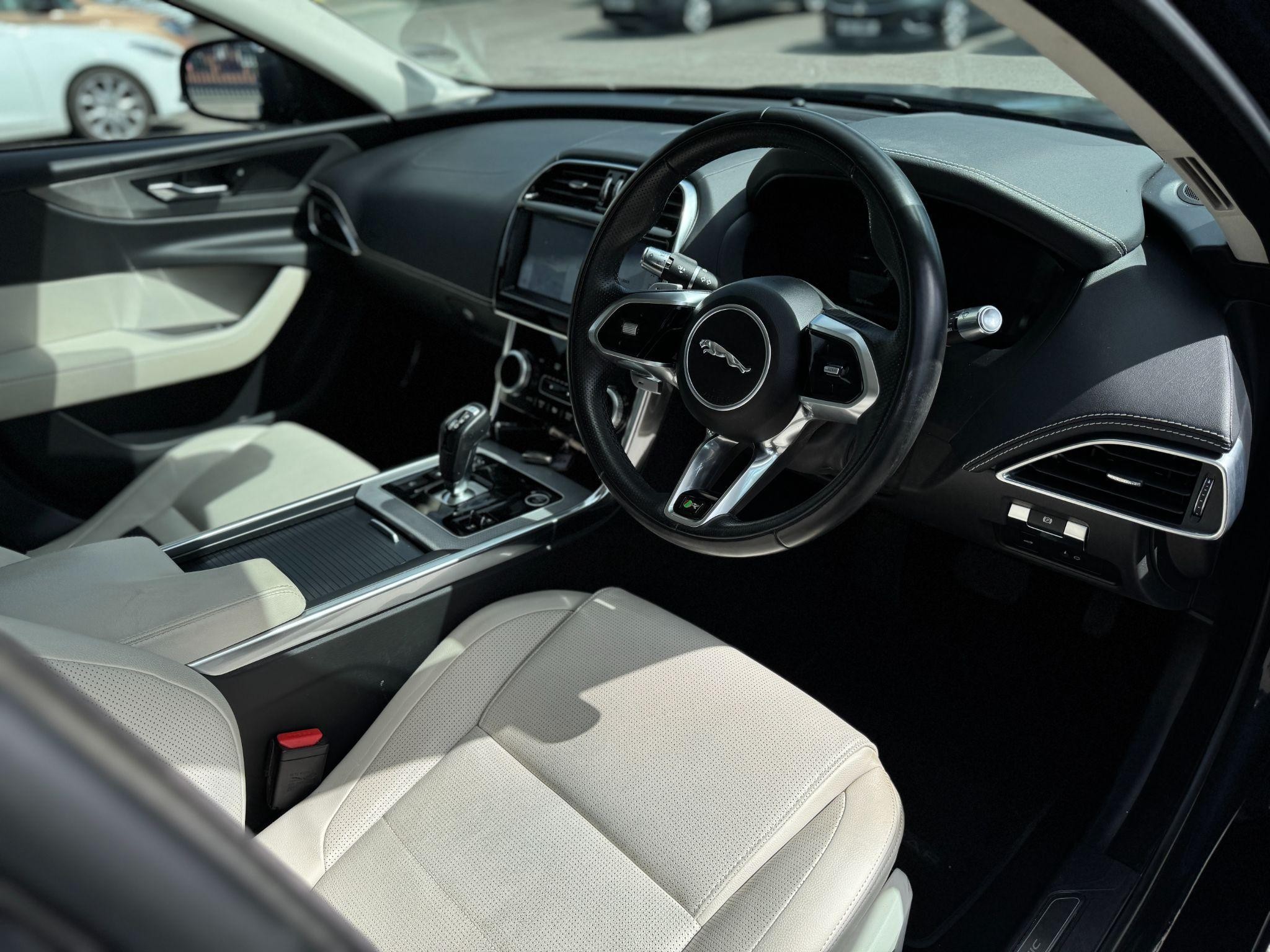 Jaguar XE Image 22
