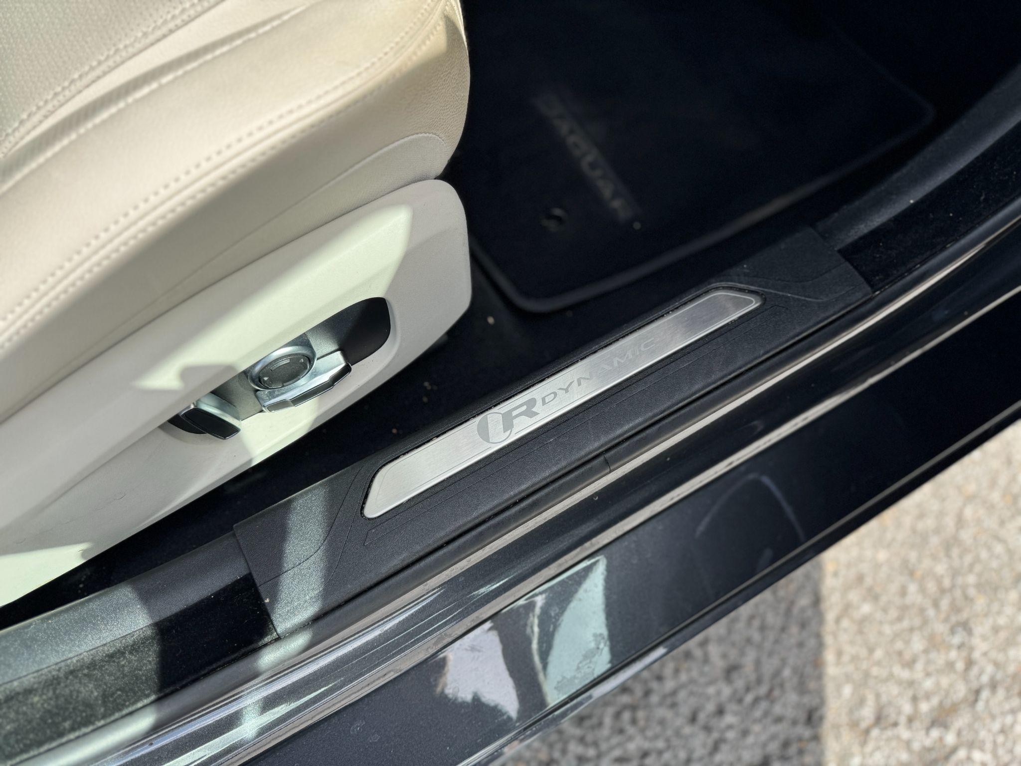 Jaguar XE Image 23
