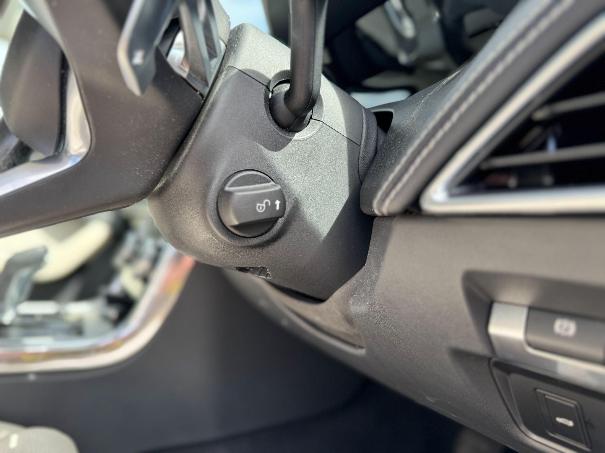Jaguar XE Image 26