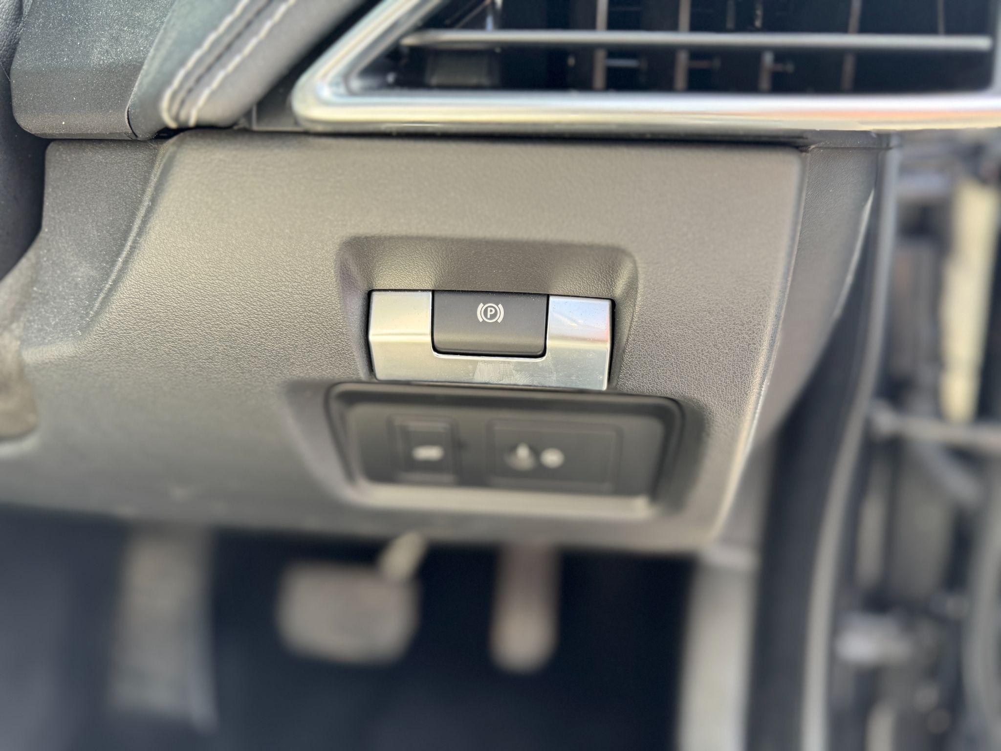 Jaguar XE Image 27