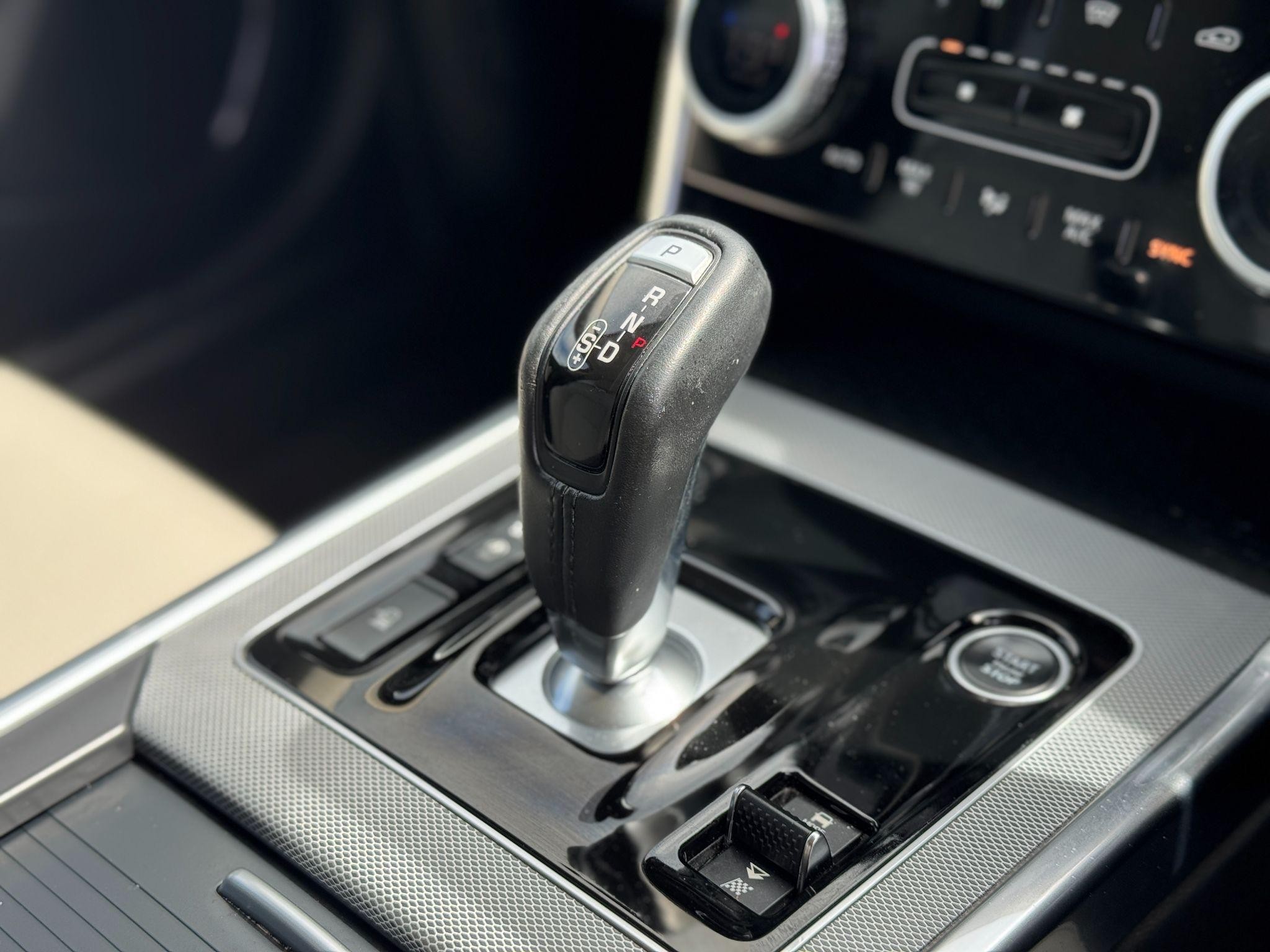 Jaguar XE Image 35