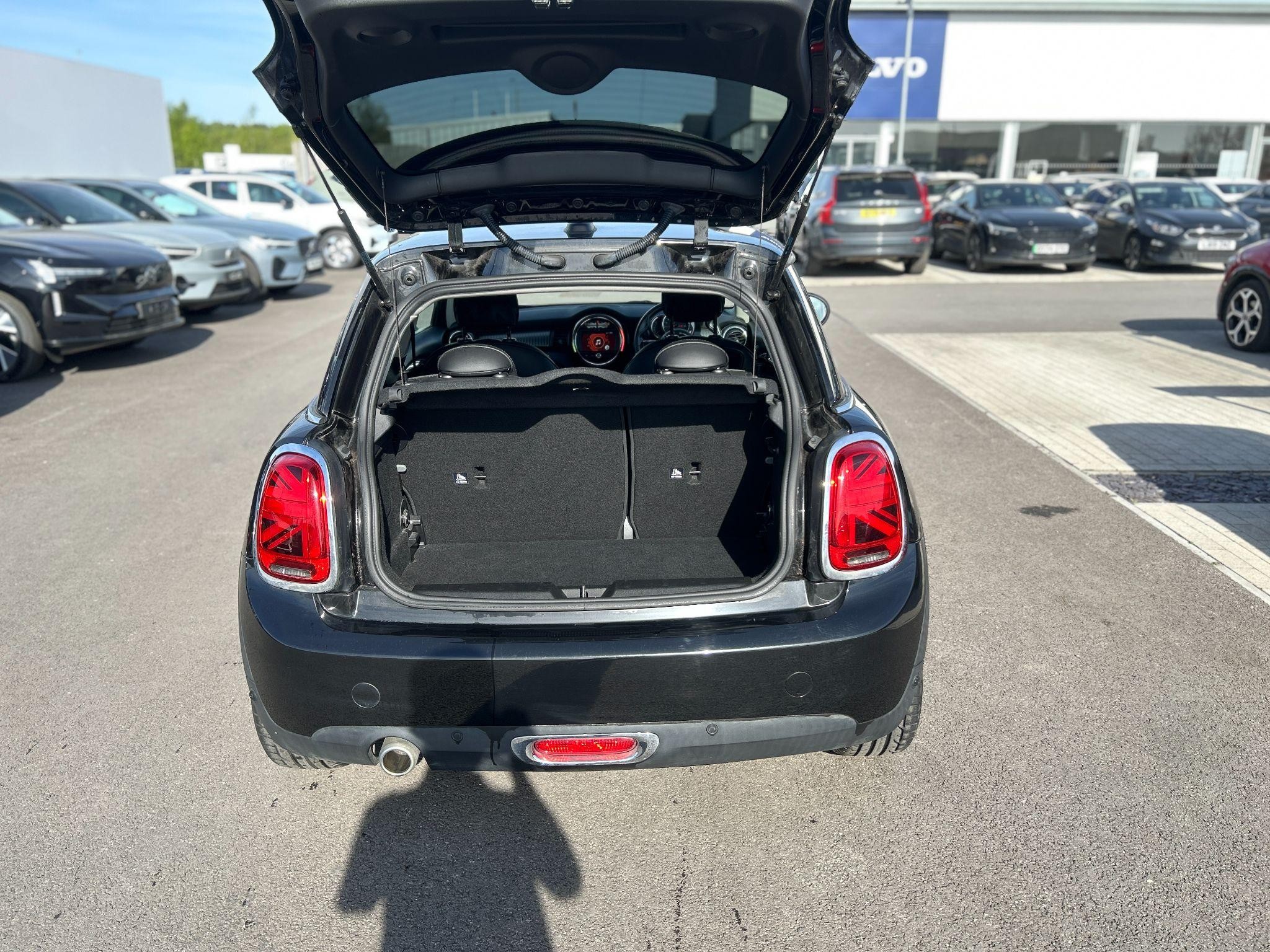 MINI Hatch Image 10