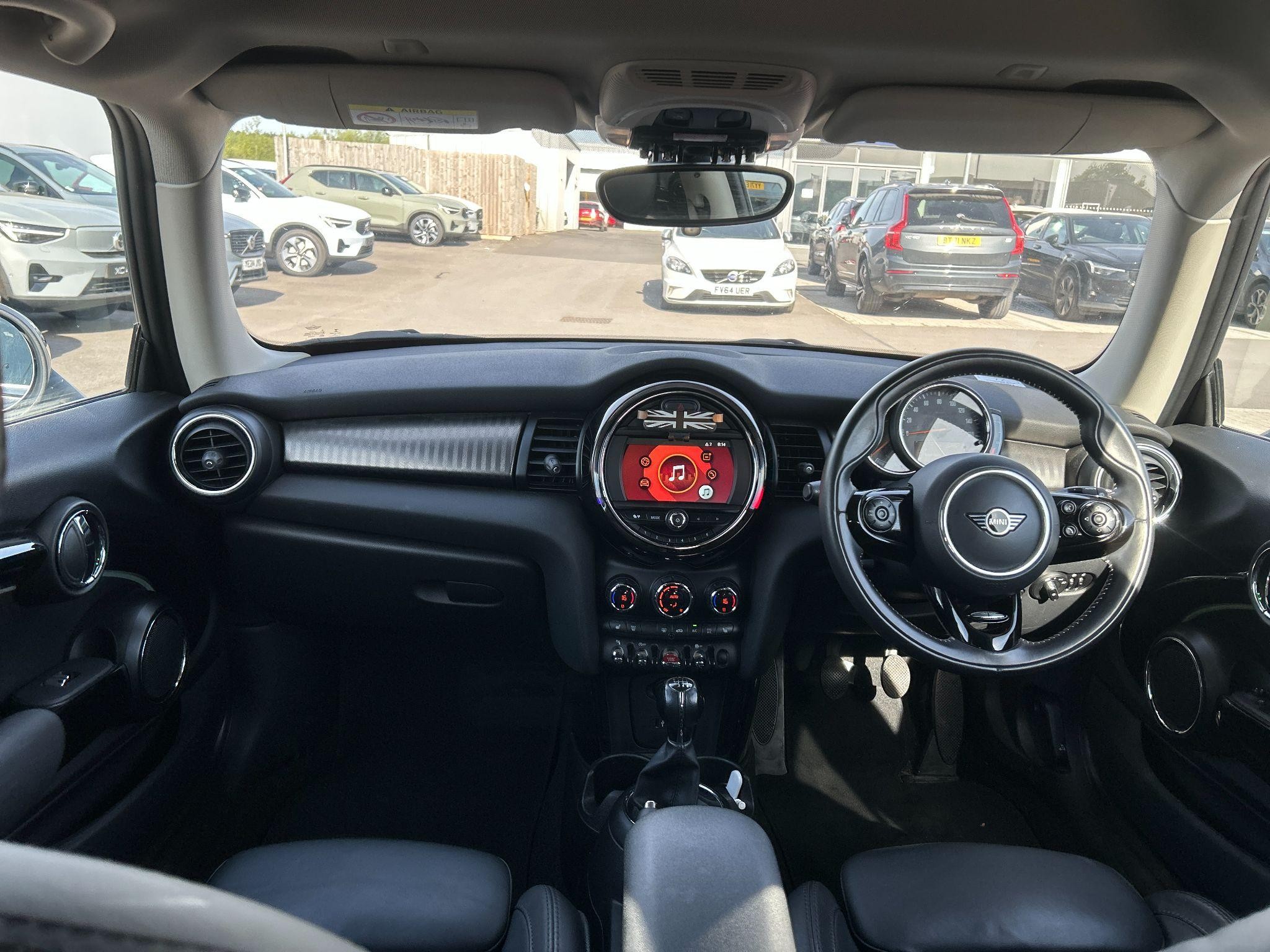 MINI Hatch Image 12