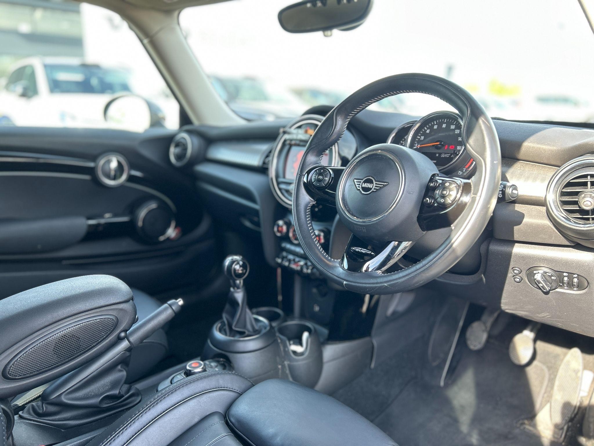 MINI Hatch Image 13
