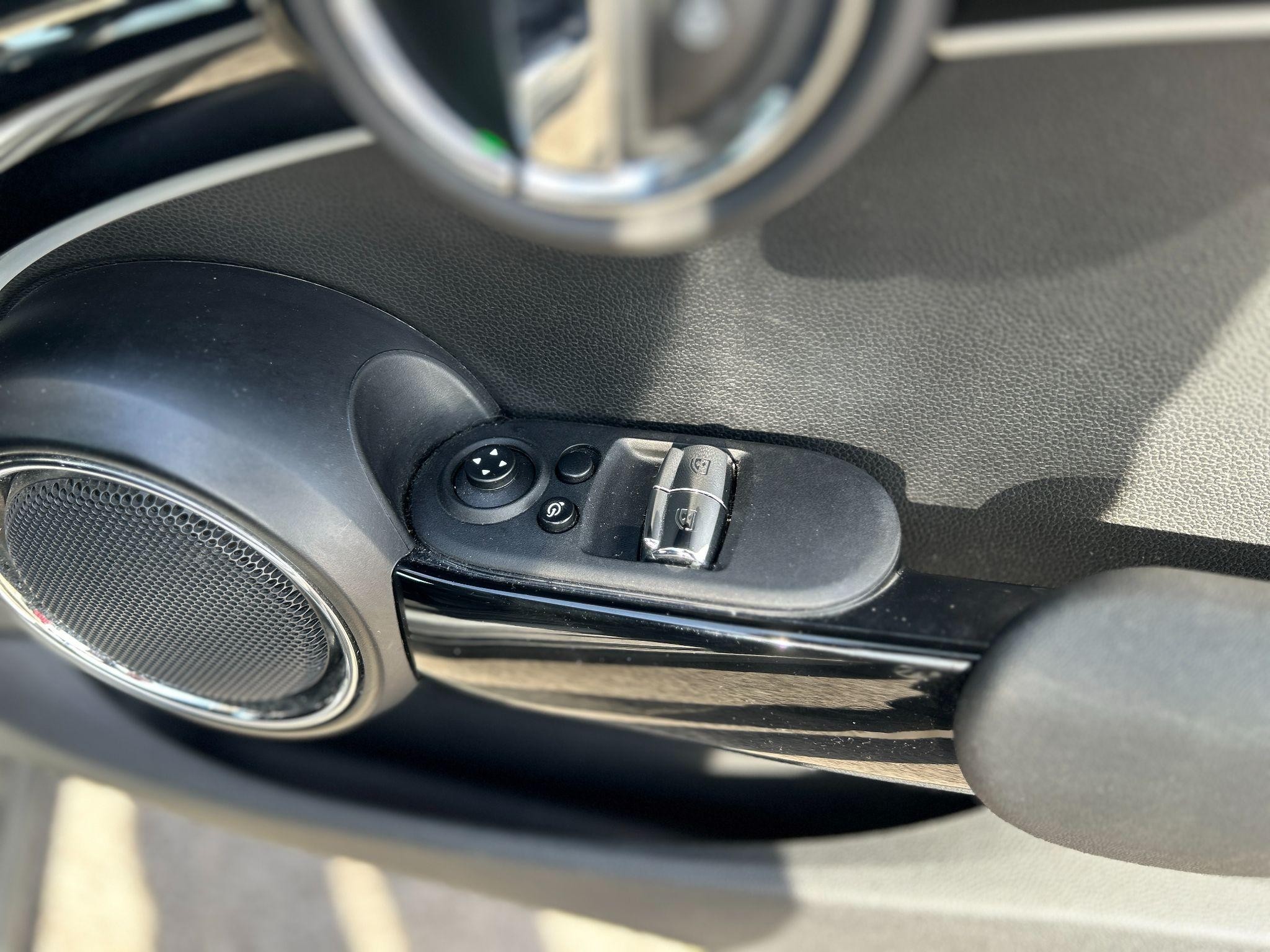 MINI Hatch Image 14
