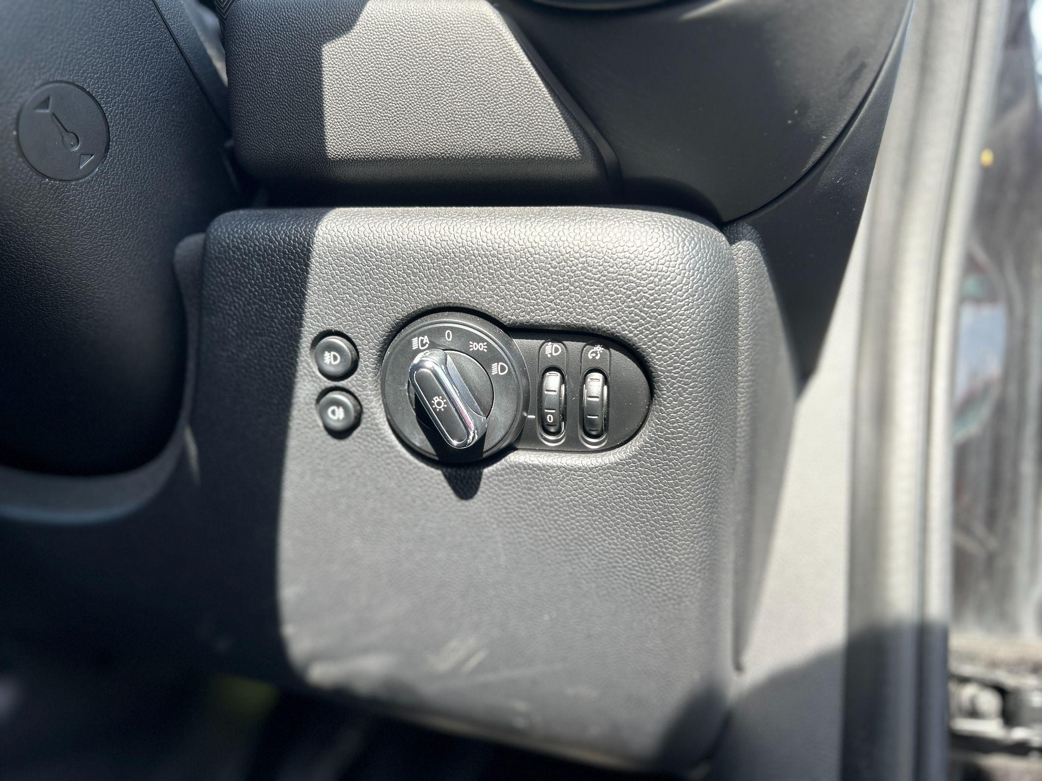 MINI Hatch Image 15