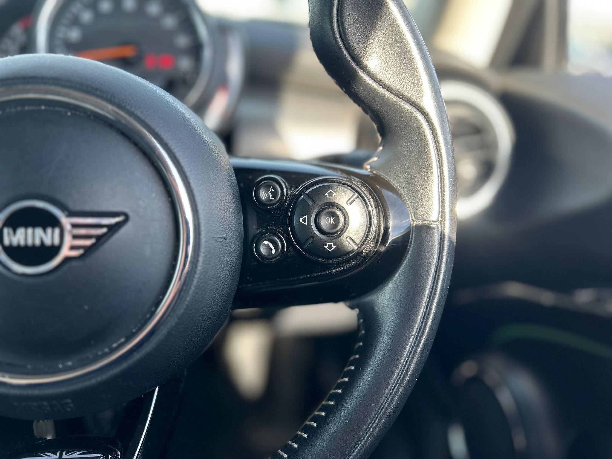 MINI Hatch Image 16