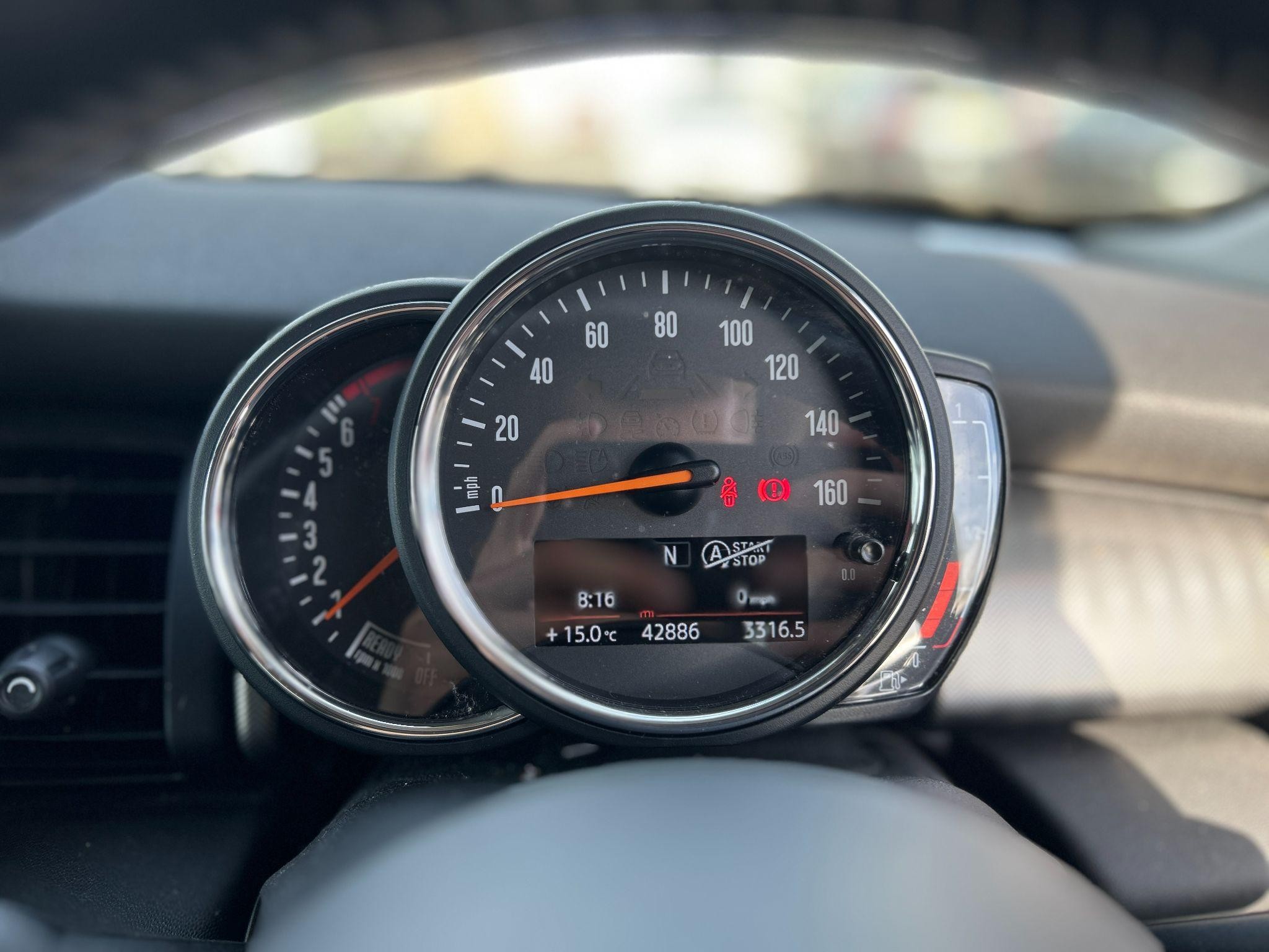 MINI Hatch Image 18
