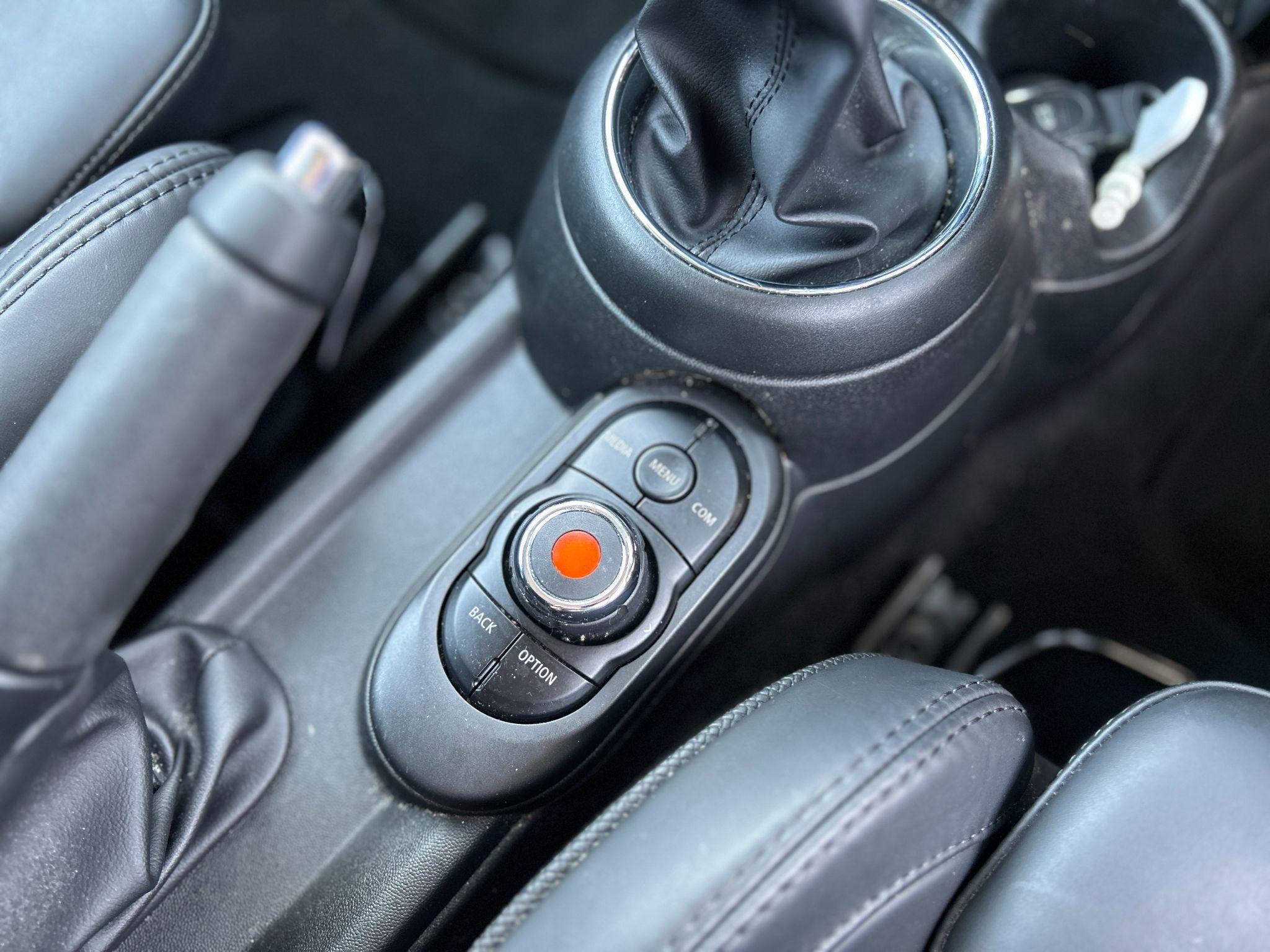 MINI Hatch Image 20