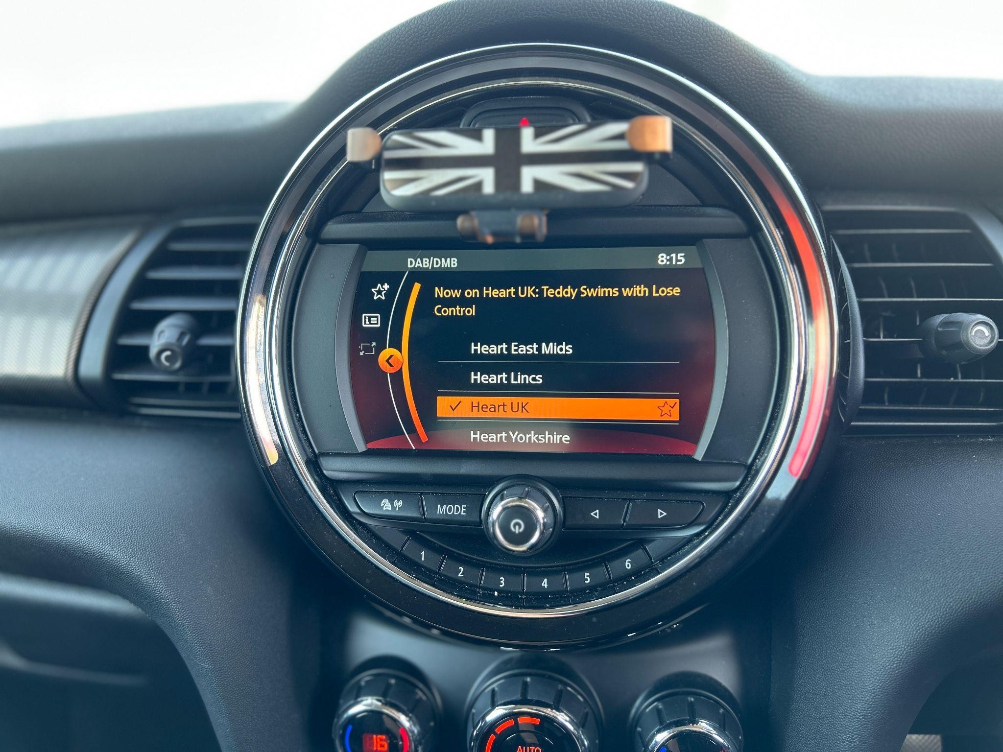MINI Hatch Image 22