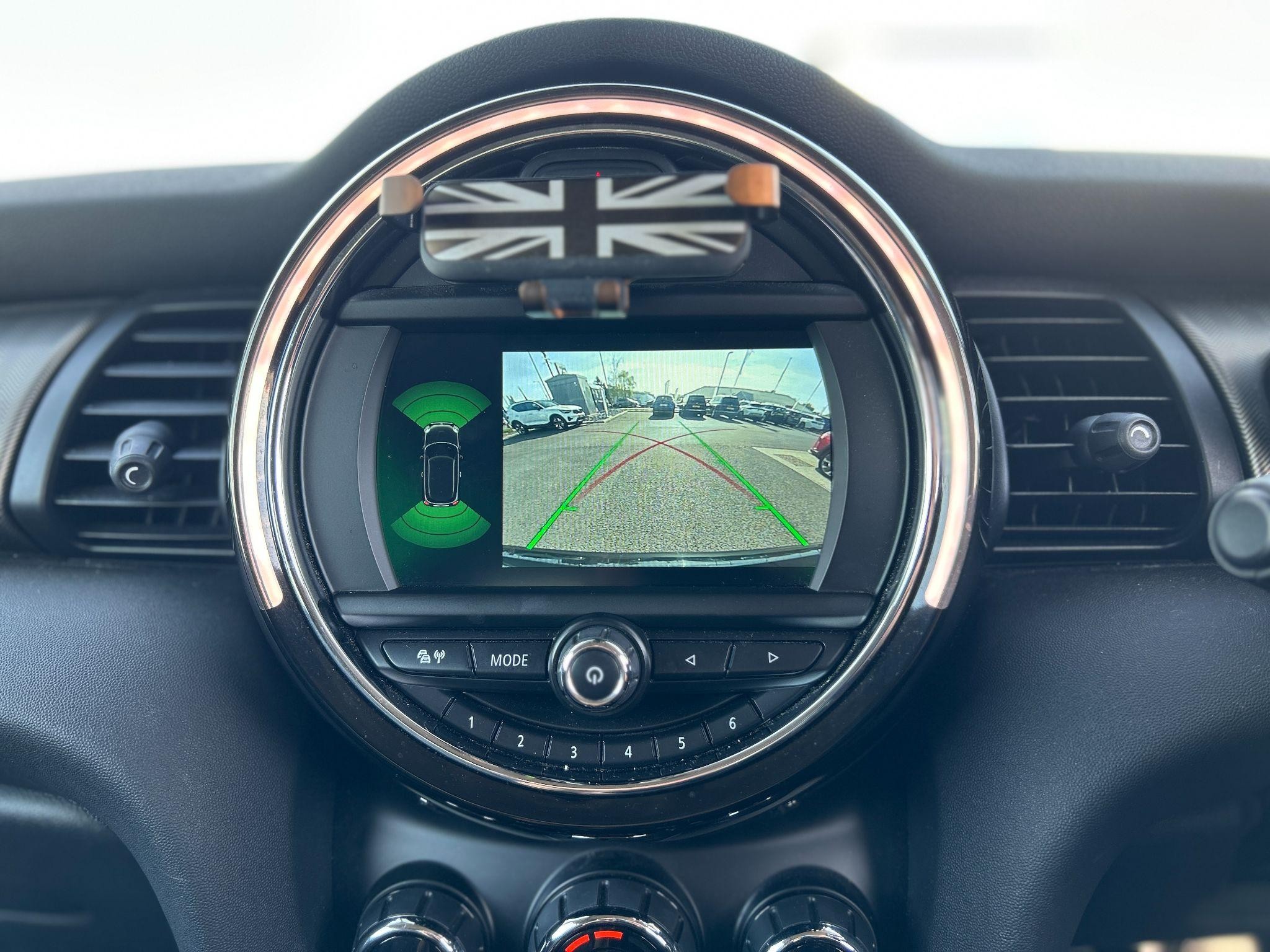 MINI Hatch Image 23