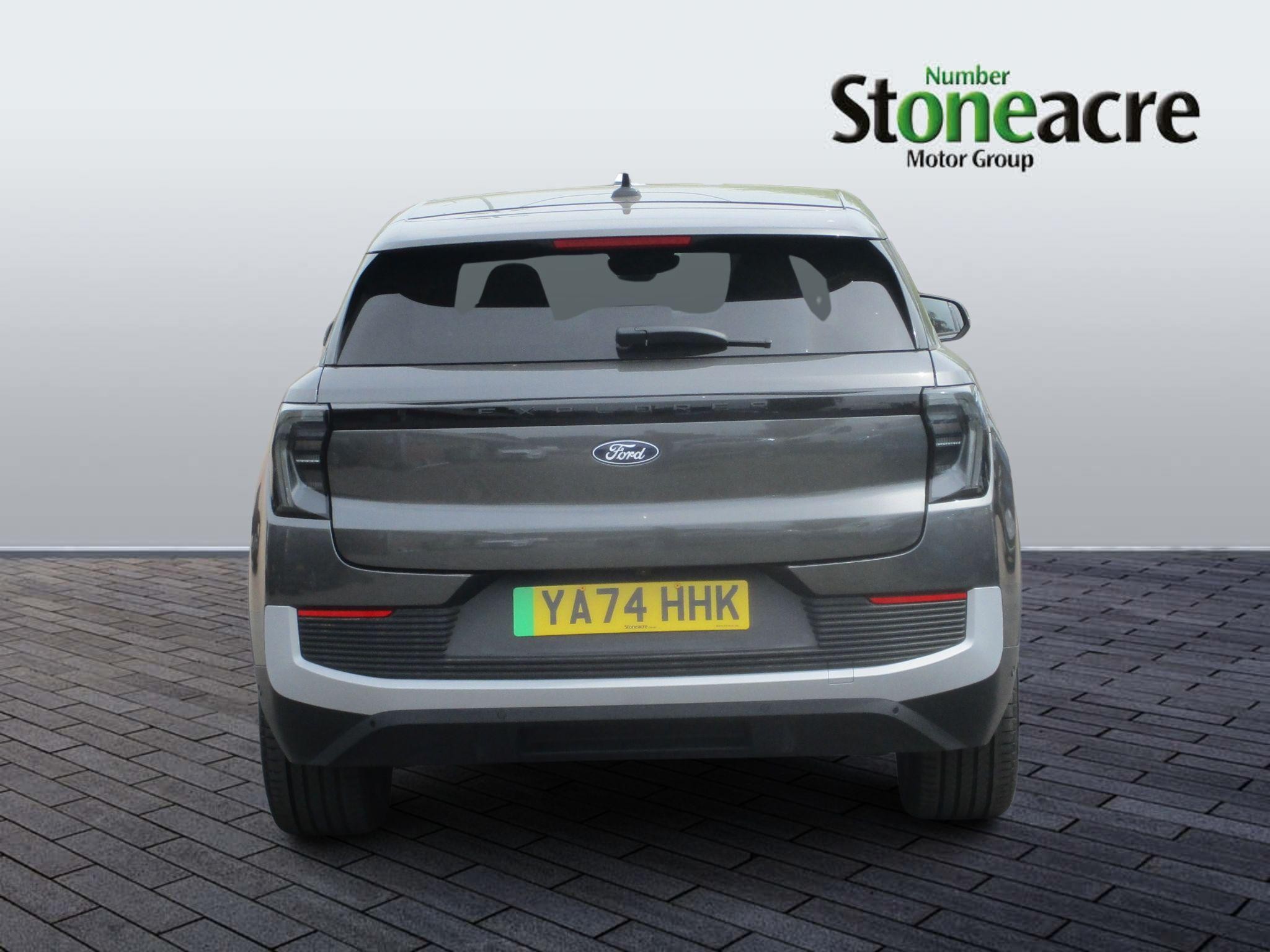 Ford Explorer Image 7