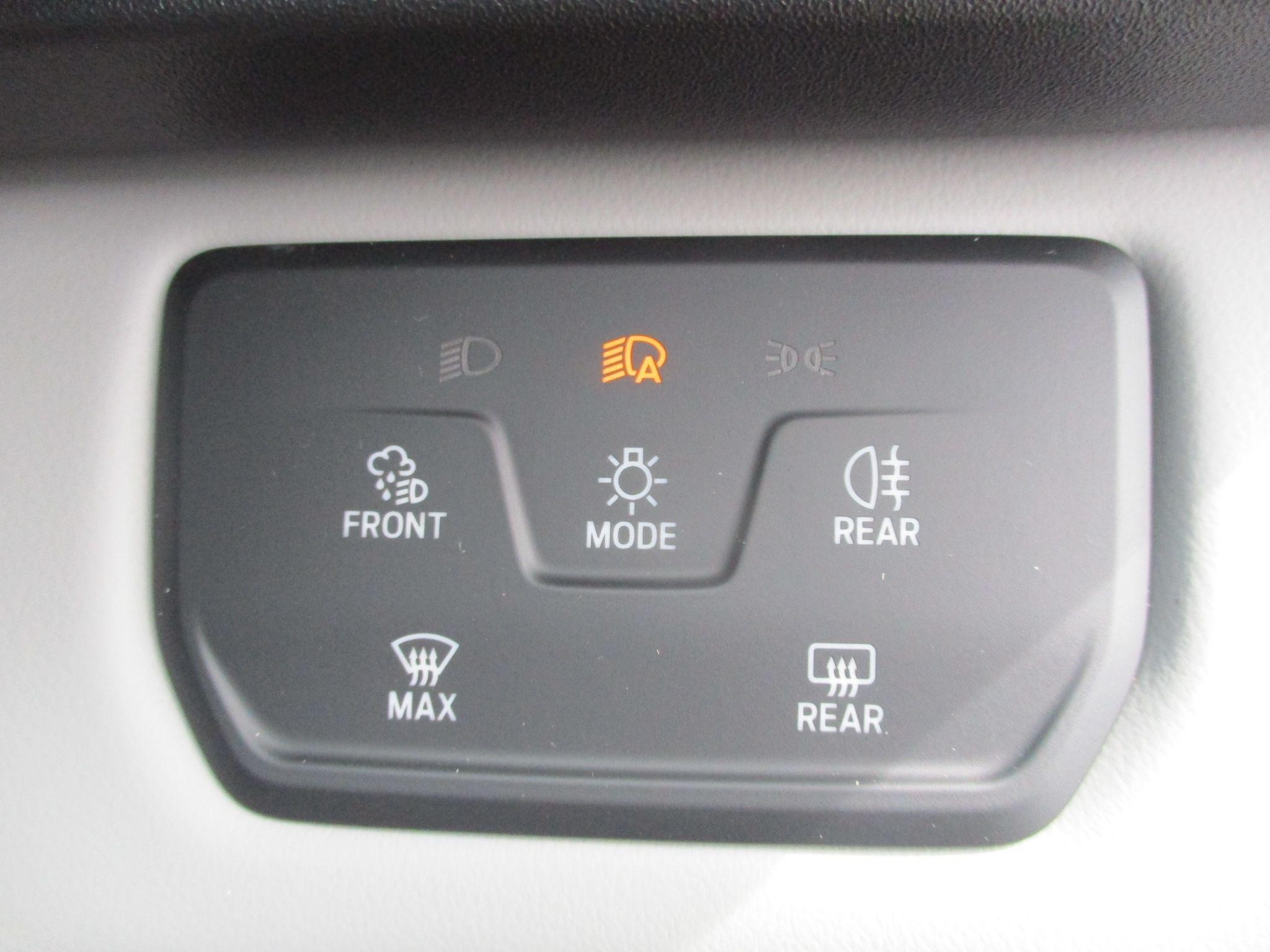 Ford Explorer Image 12
