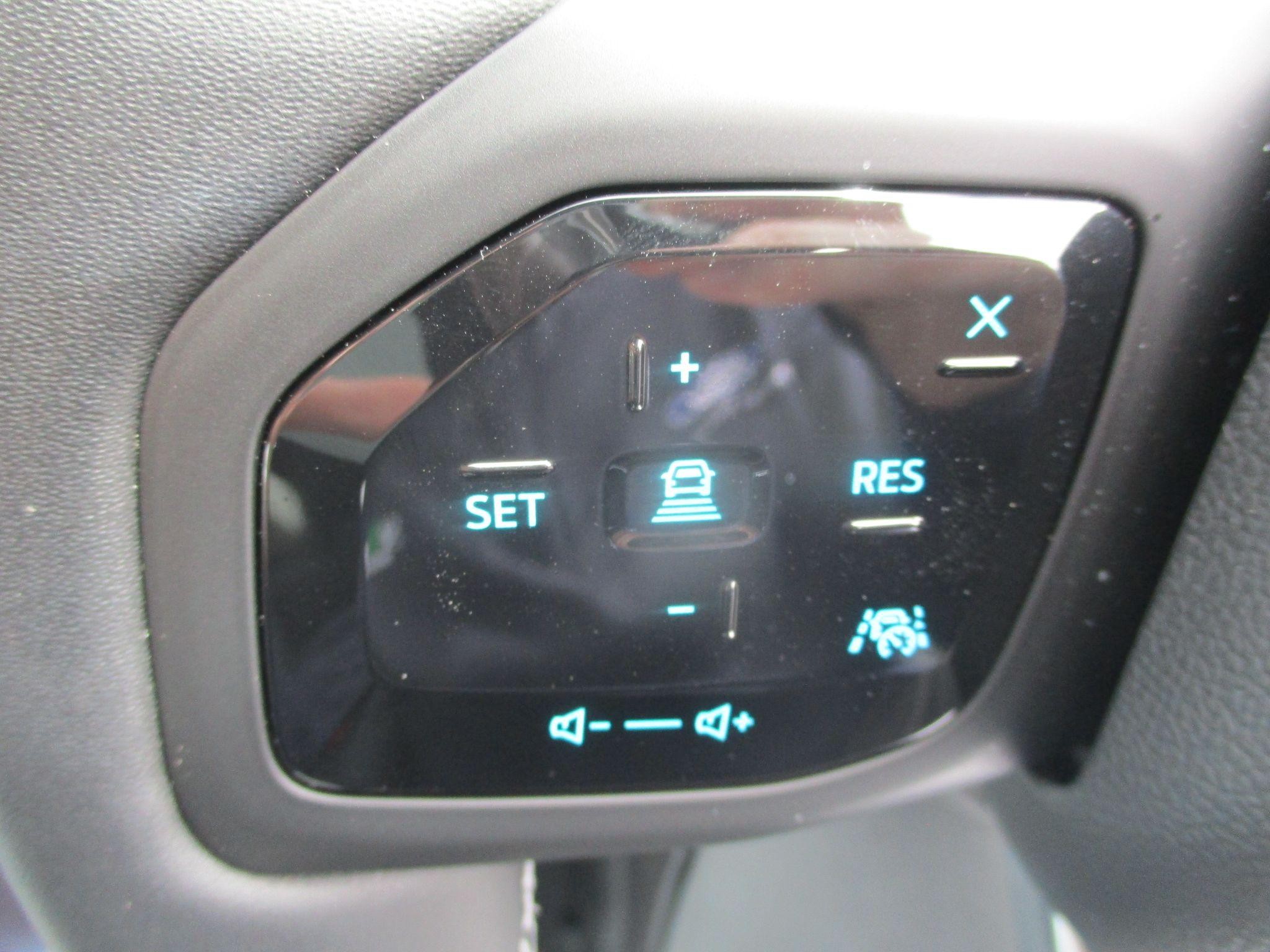 Ford Explorer Image 14