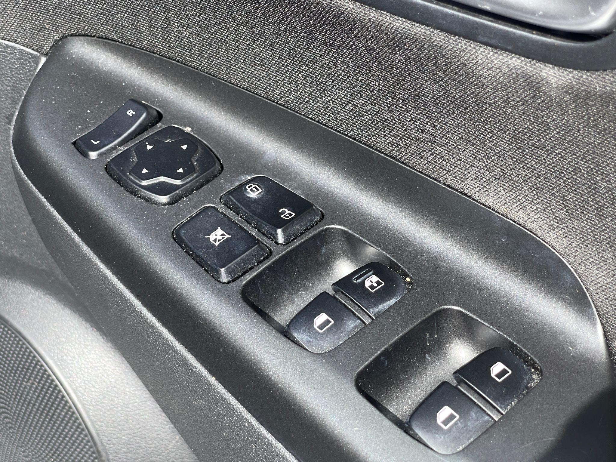 Hyundai KONA Image 13
