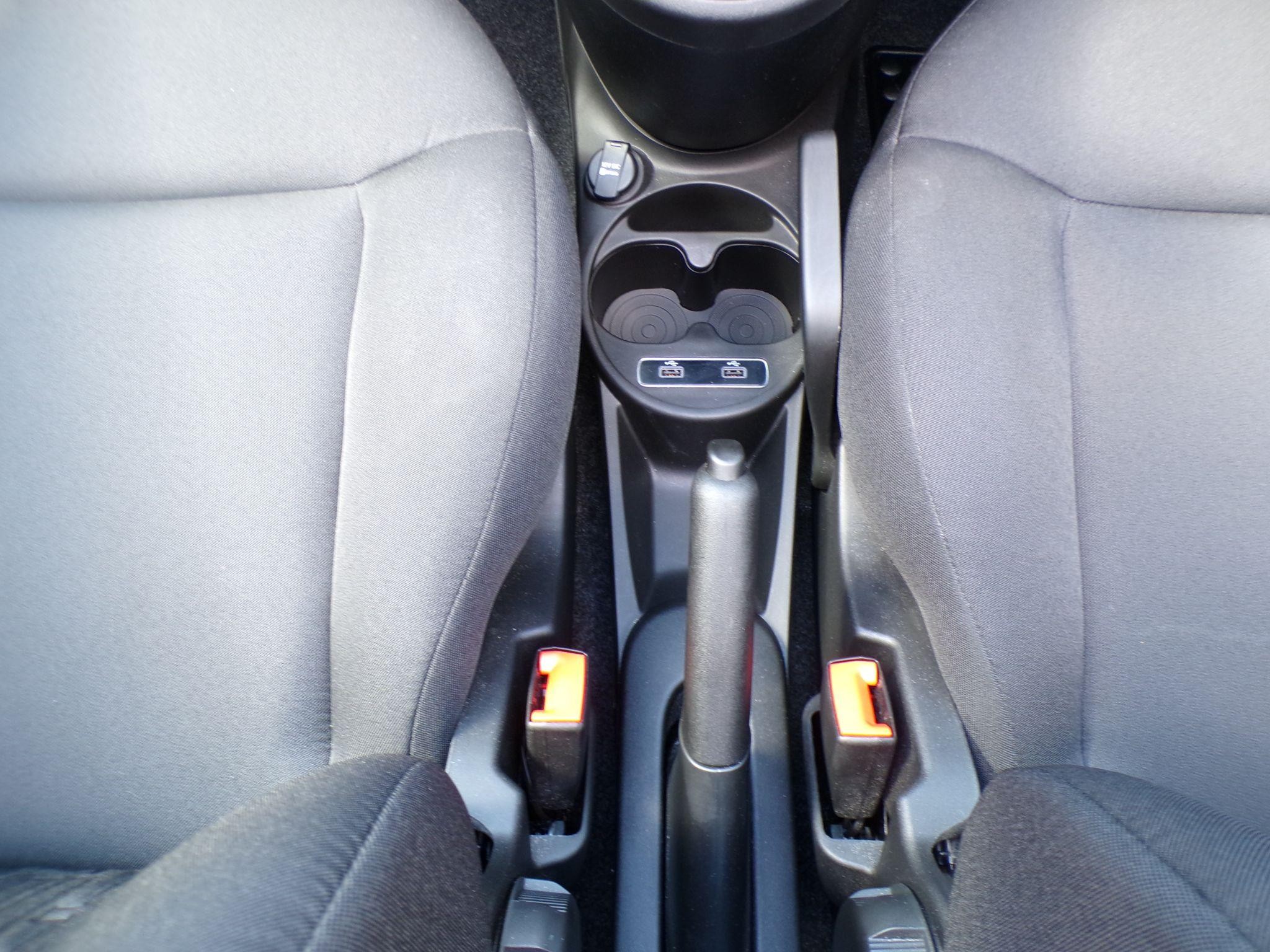 Fiat 500c Hybrid Image 16