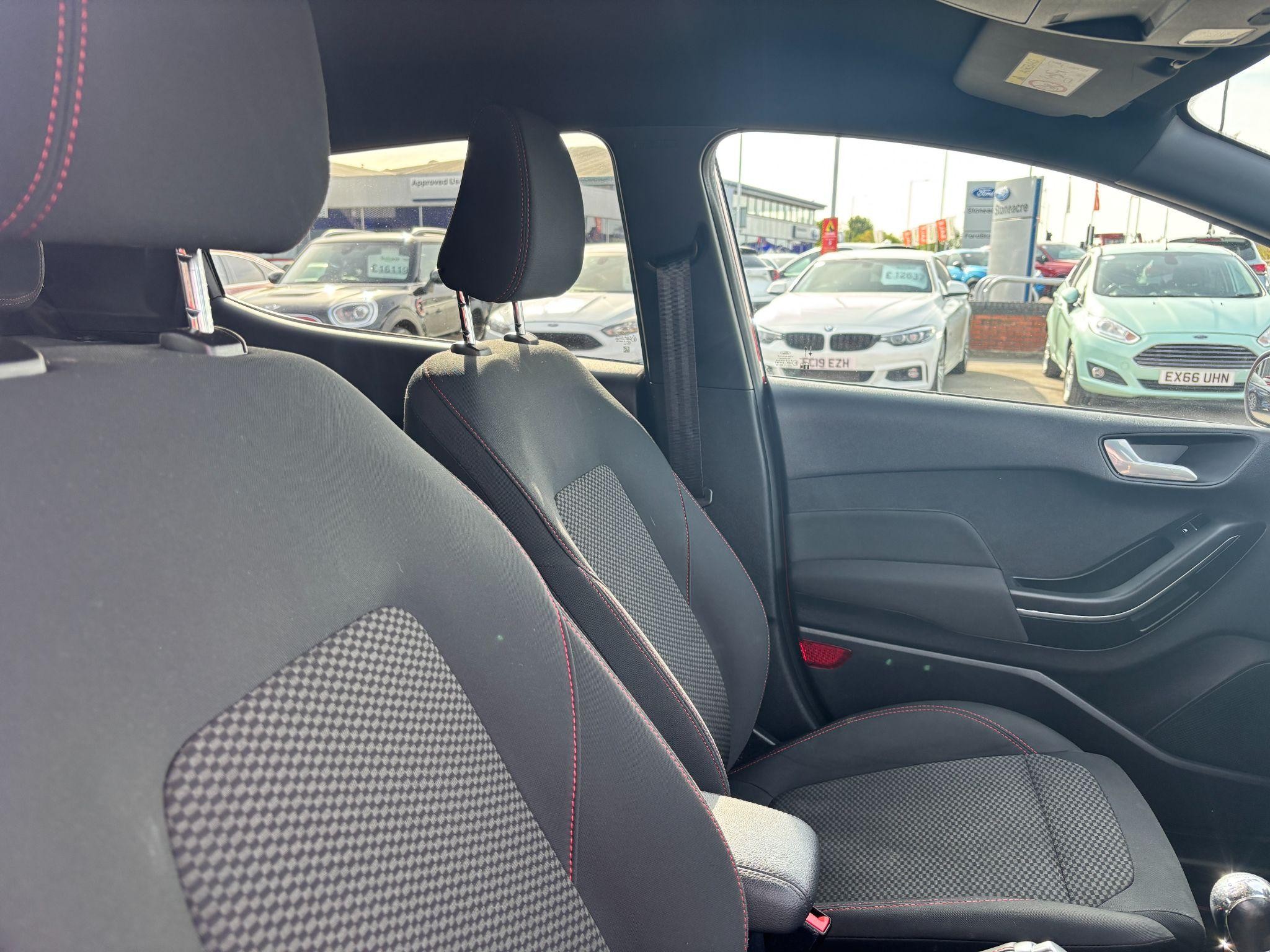 Ford Fiesta Image 10