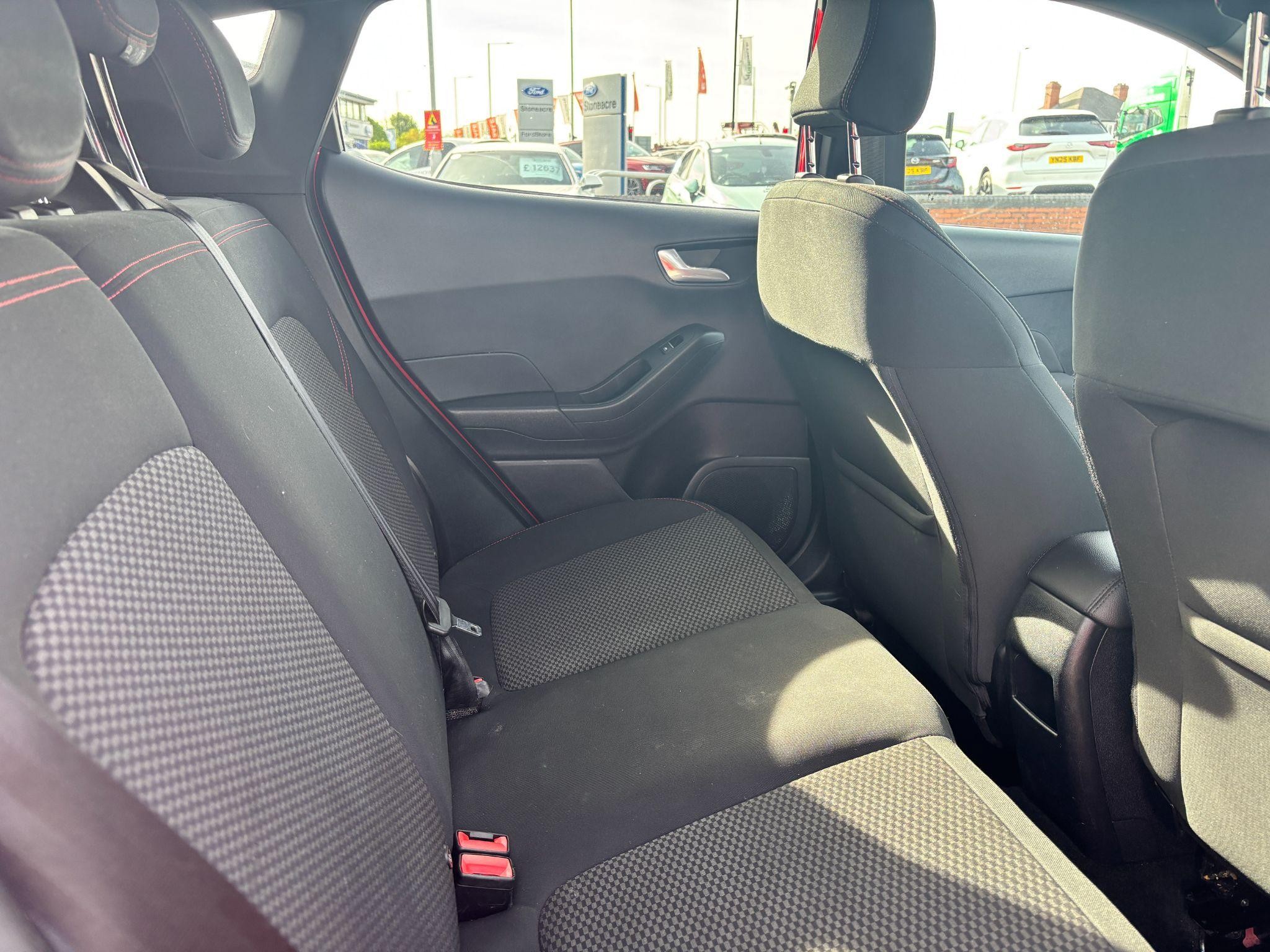 Ford Fiesta Image 11