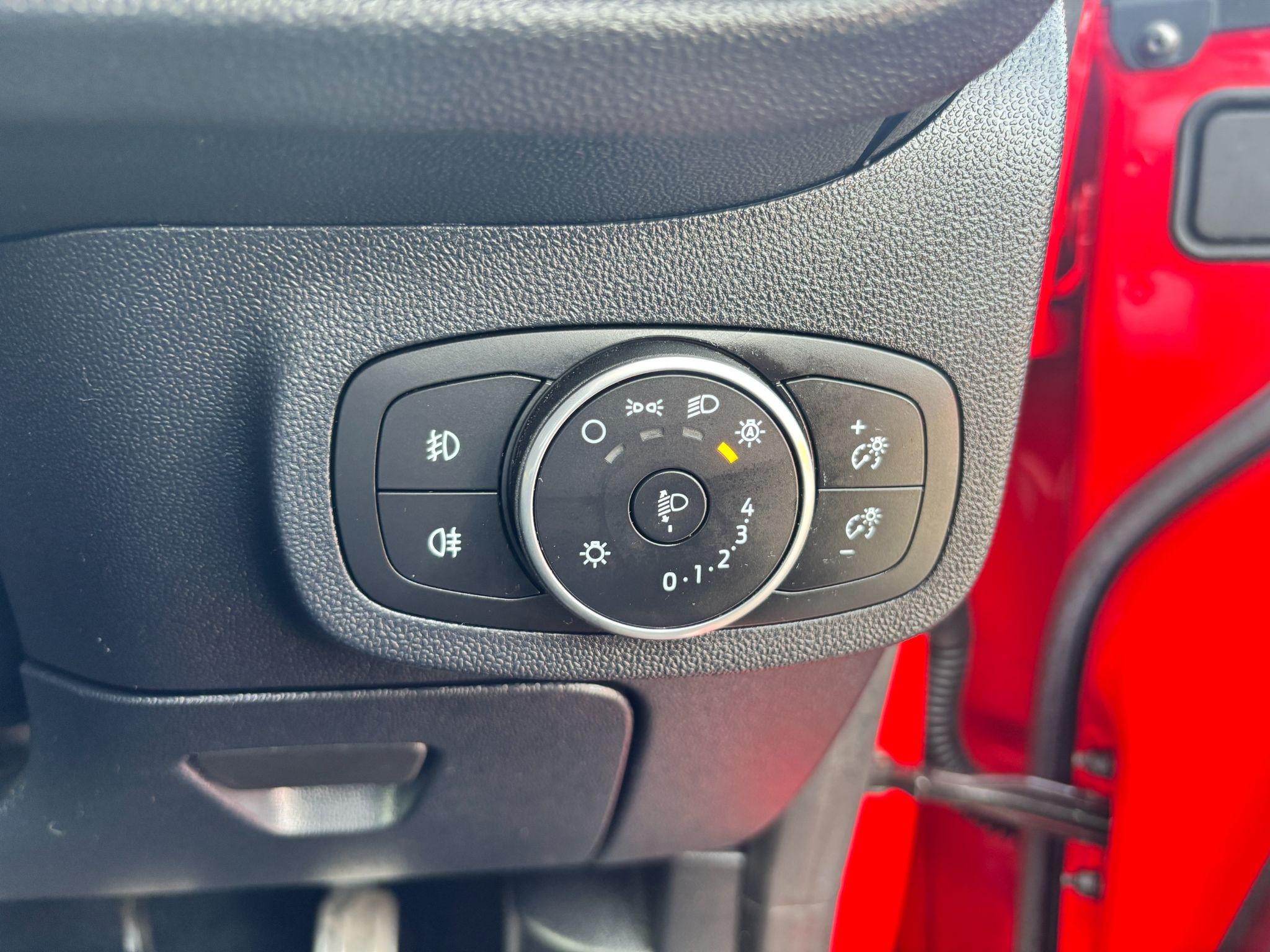 Ford Fiesta Image 12