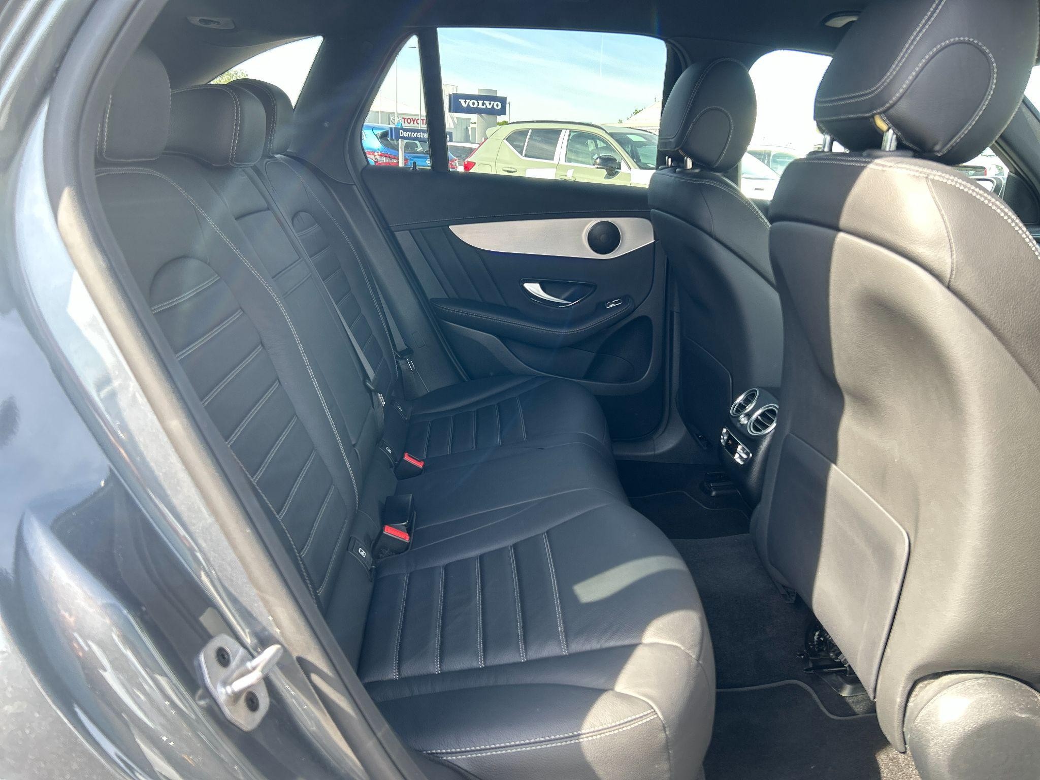 Mercedes-Benz GLC Image 12