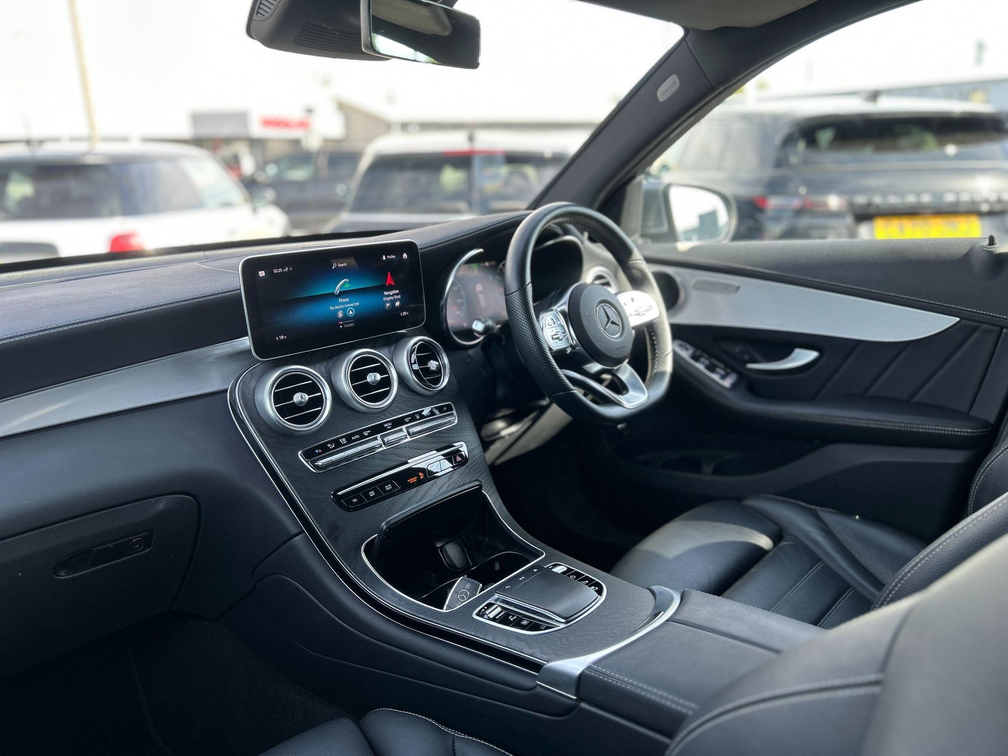 Mercedes-Benz GLC Image 16