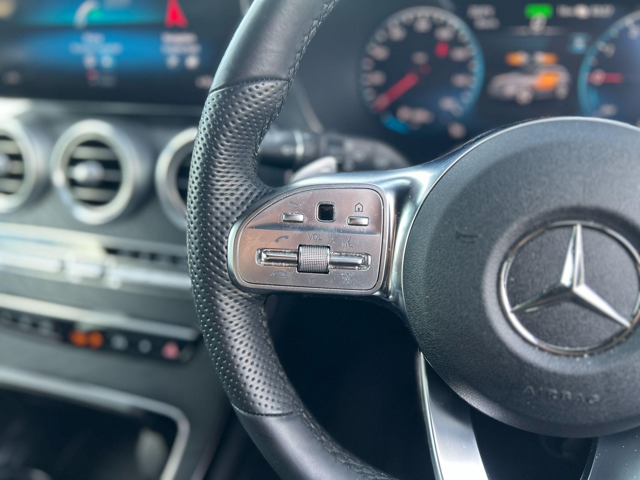 Mercedes-Benz GLC Image 22