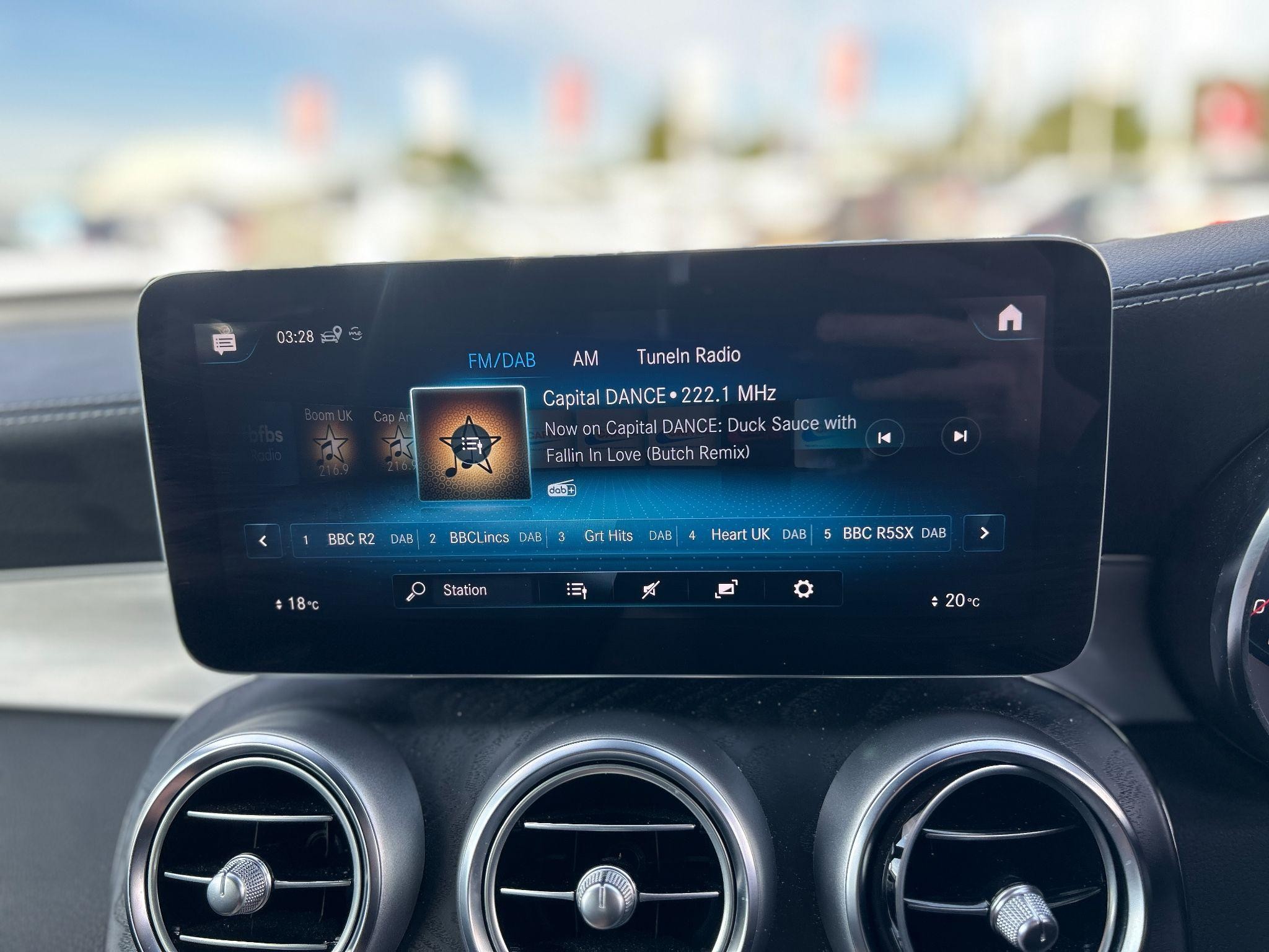 Mercedes-Benz GLC Image 31
