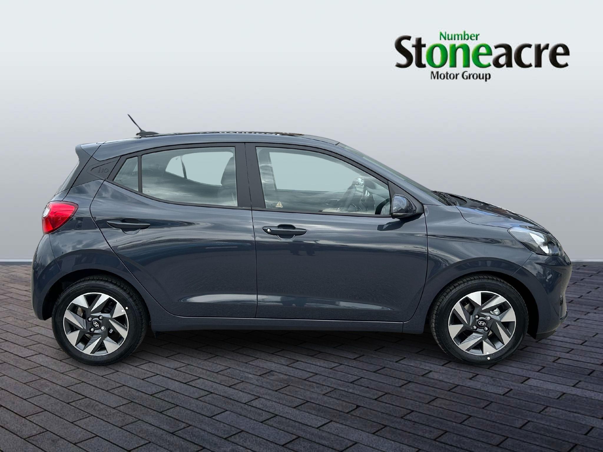 Hyundai i10 Image 2