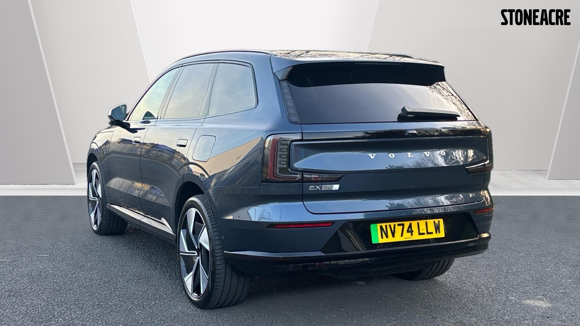 Volvo EX90 Image 2
