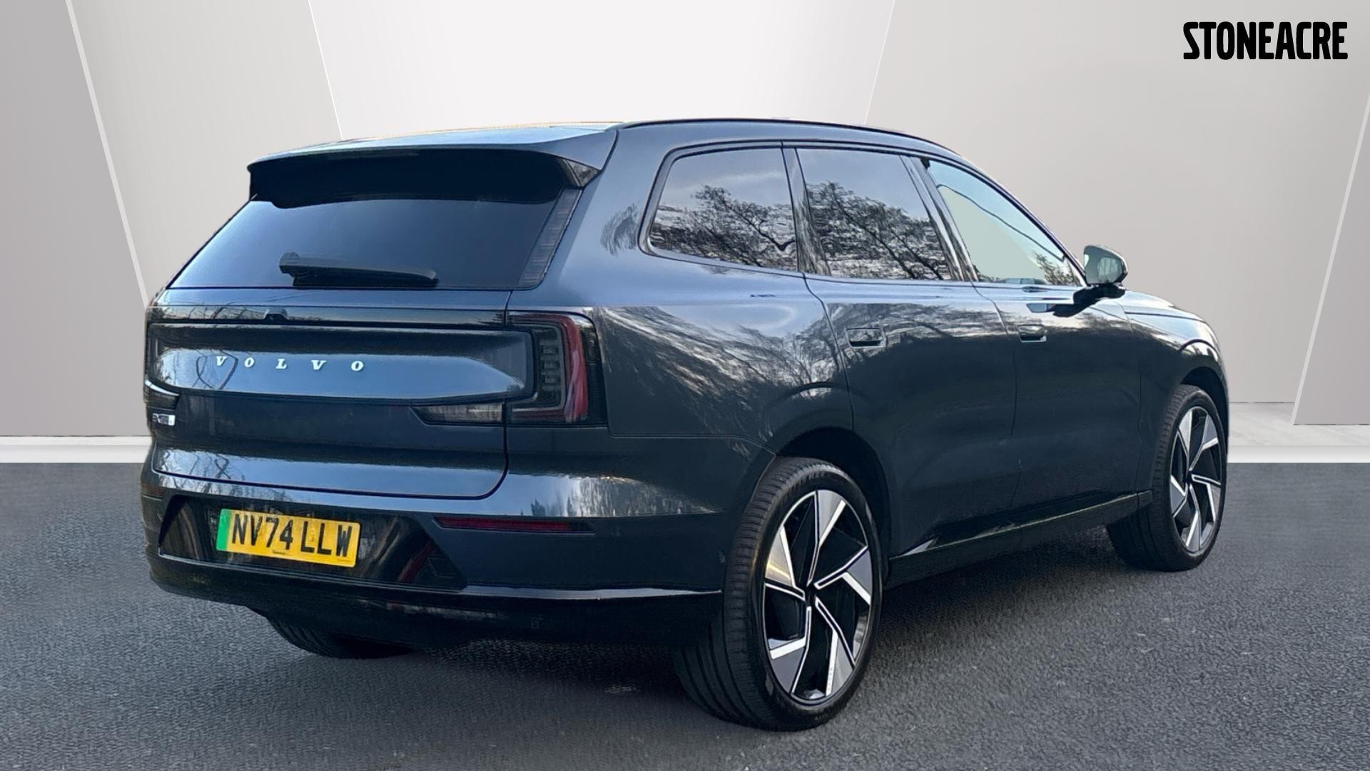 Volvo EX90 Image 7