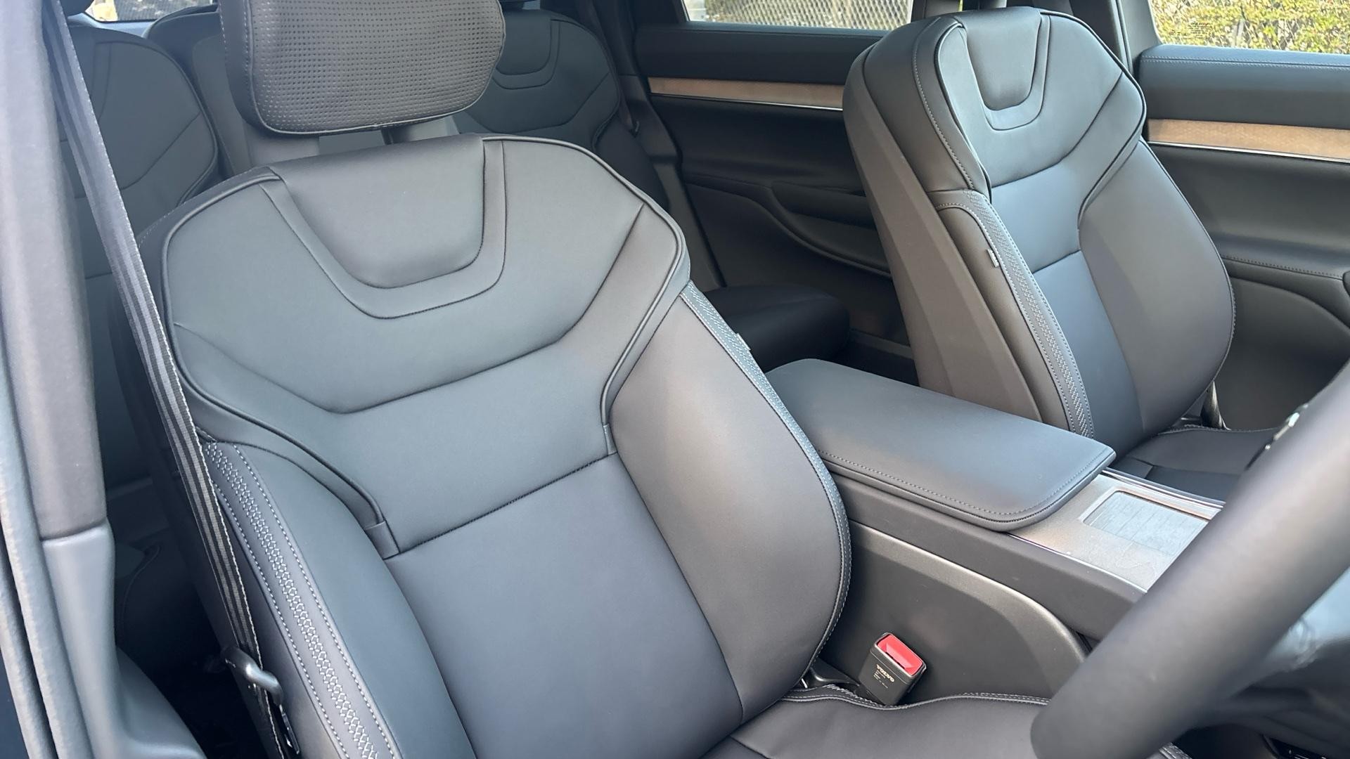 Volvo EX90 Image 9