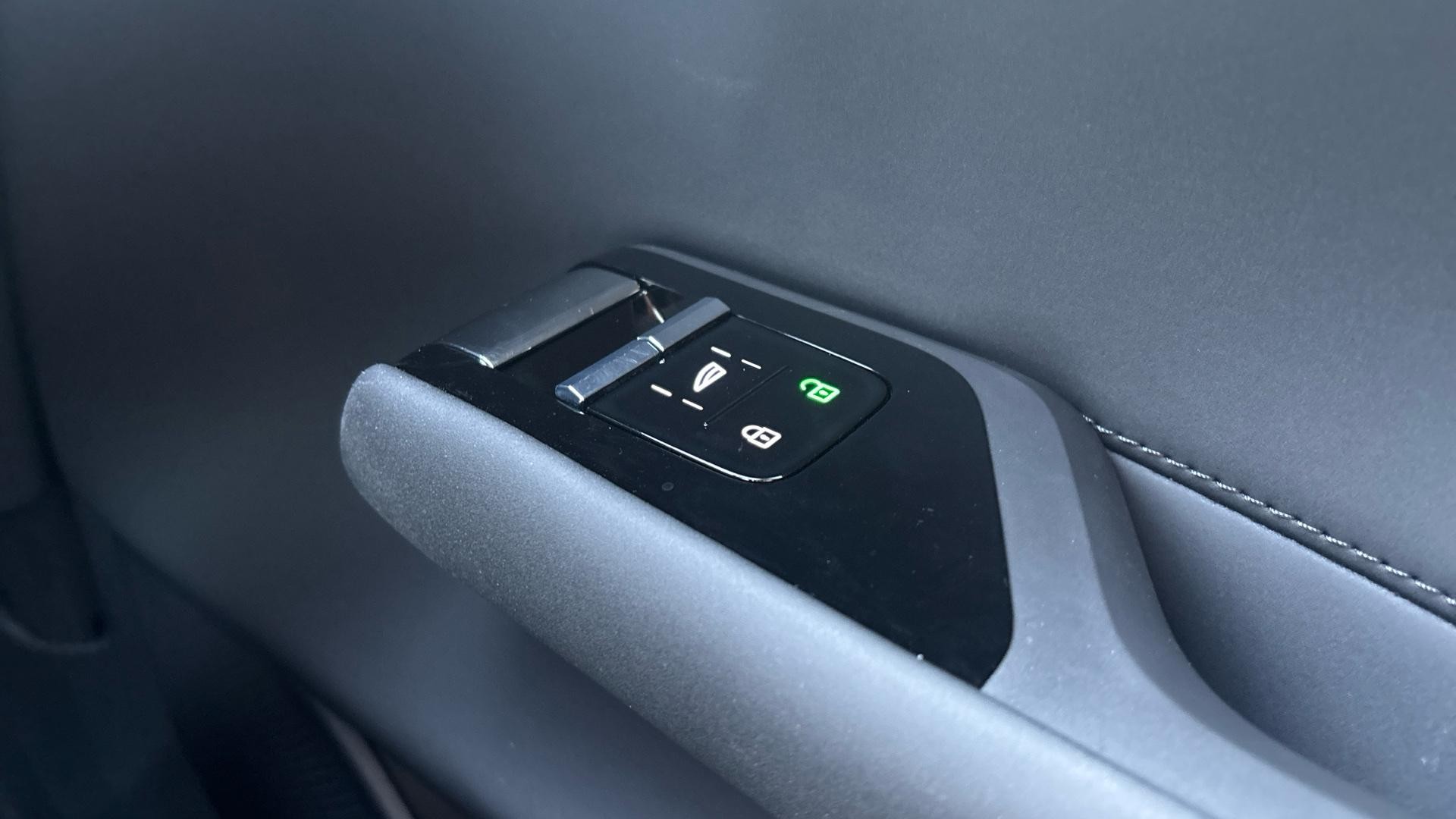 Volvo EX90 Image 15
