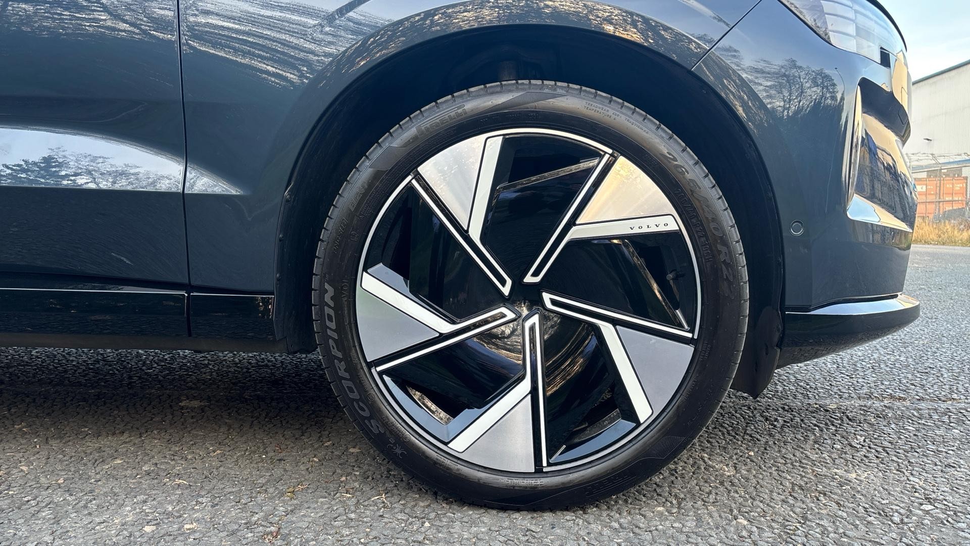 Volvo EX90 Image 16