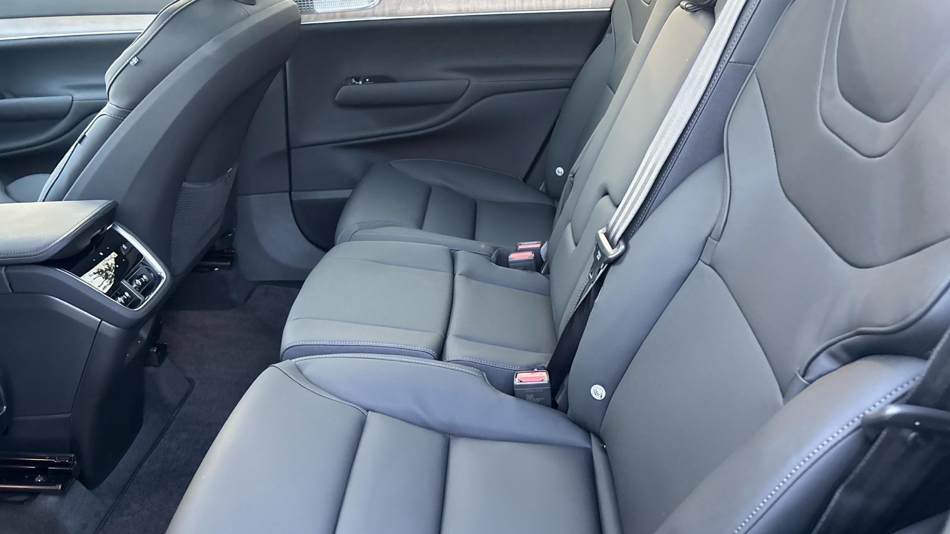 Volvo EX90 Image 27