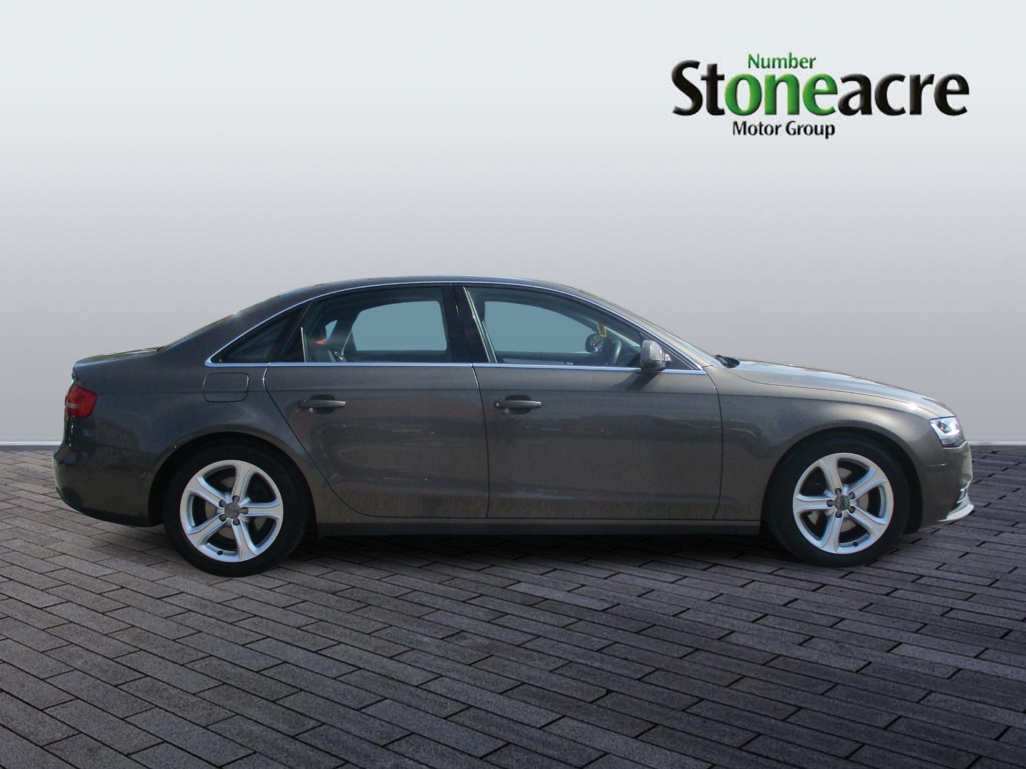 Audi A4 Image 7
