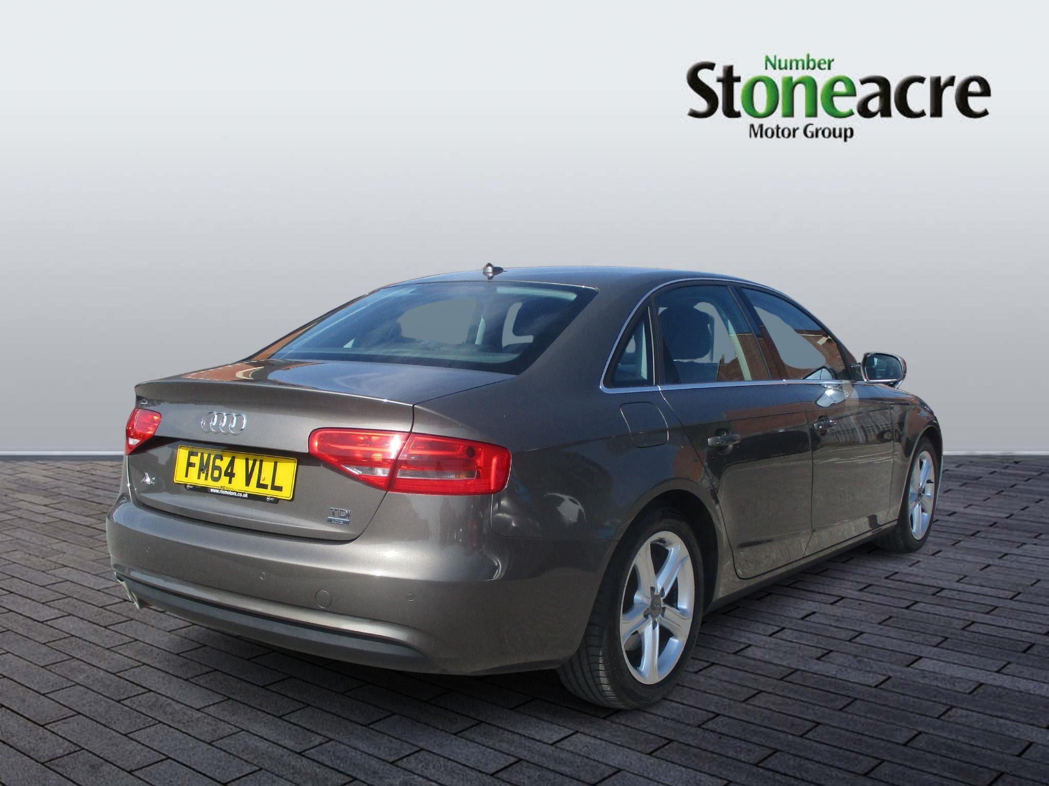 Audi A4 Image 8