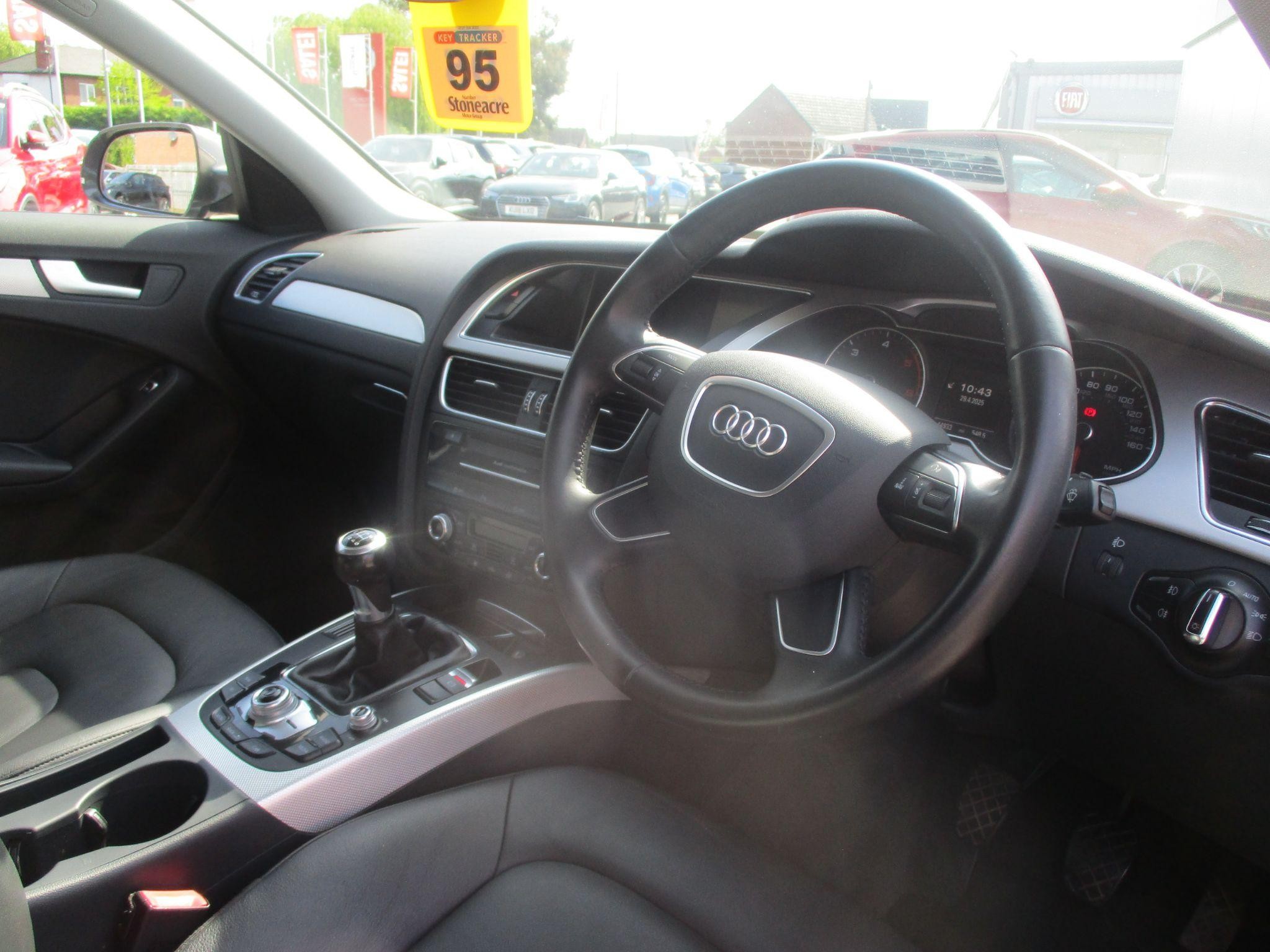 Audi A4 Image 9