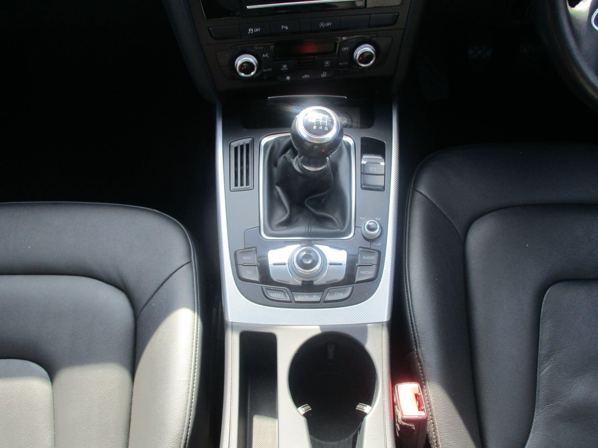 Audi A4 Image 12