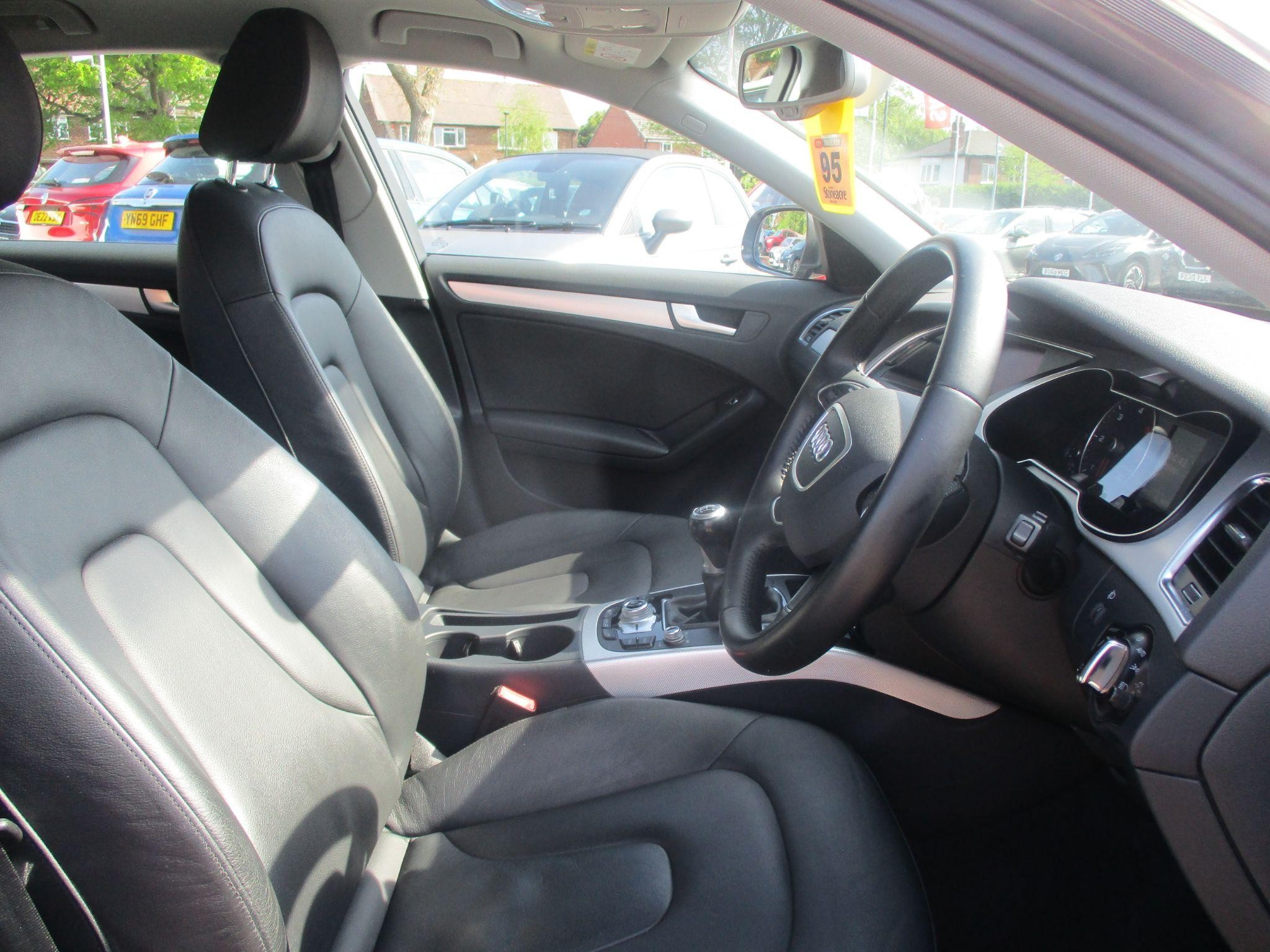 Audi A4 Image 14