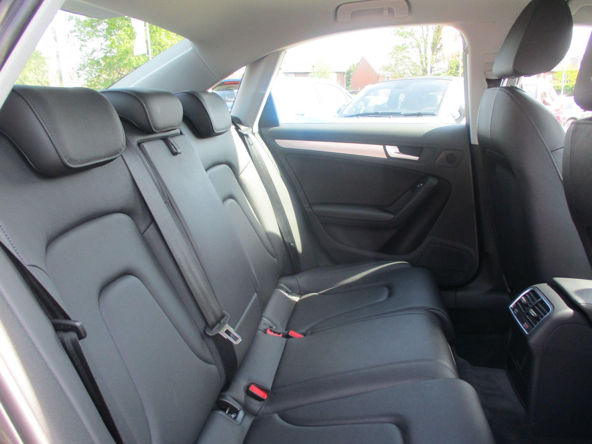 Audi A4 Image 15