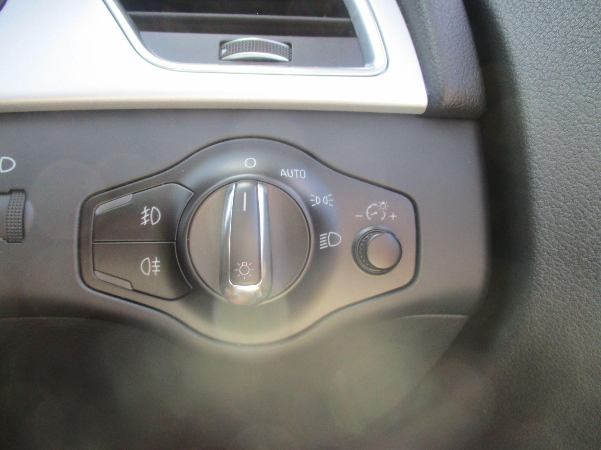 Audi A4 Image 17