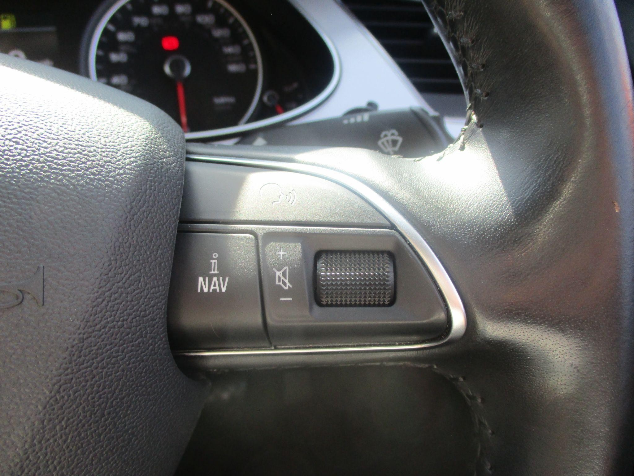 Audi A4 Image 18