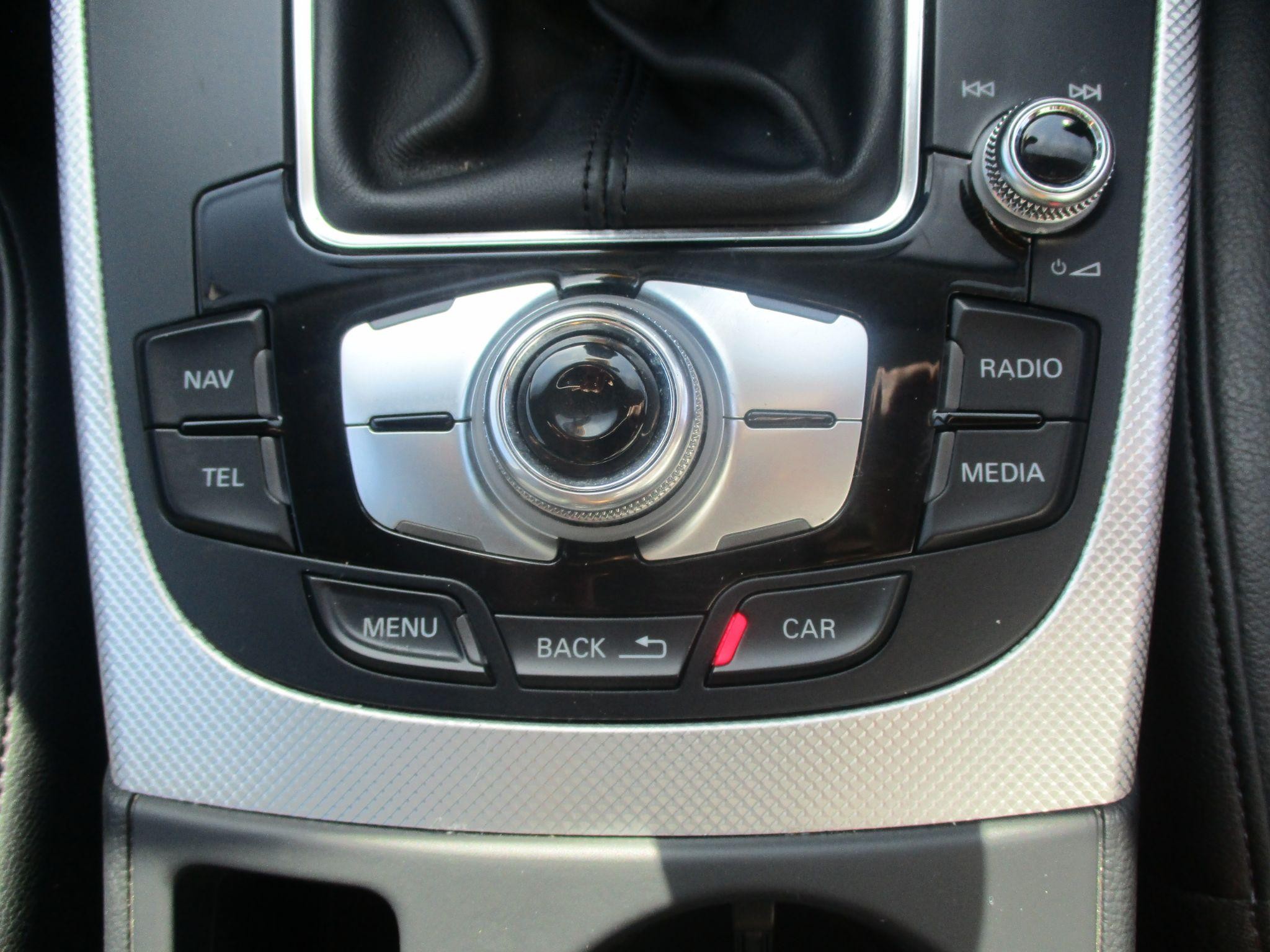 Audi A4 Image 22