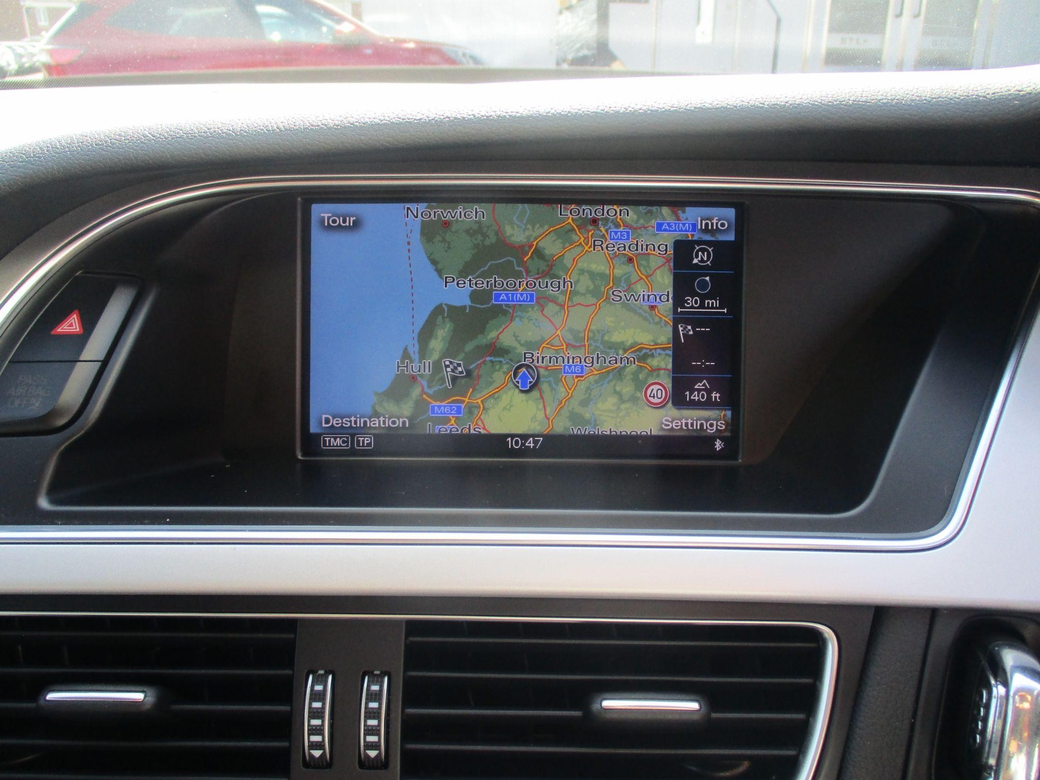 Audi A4 Image 26
