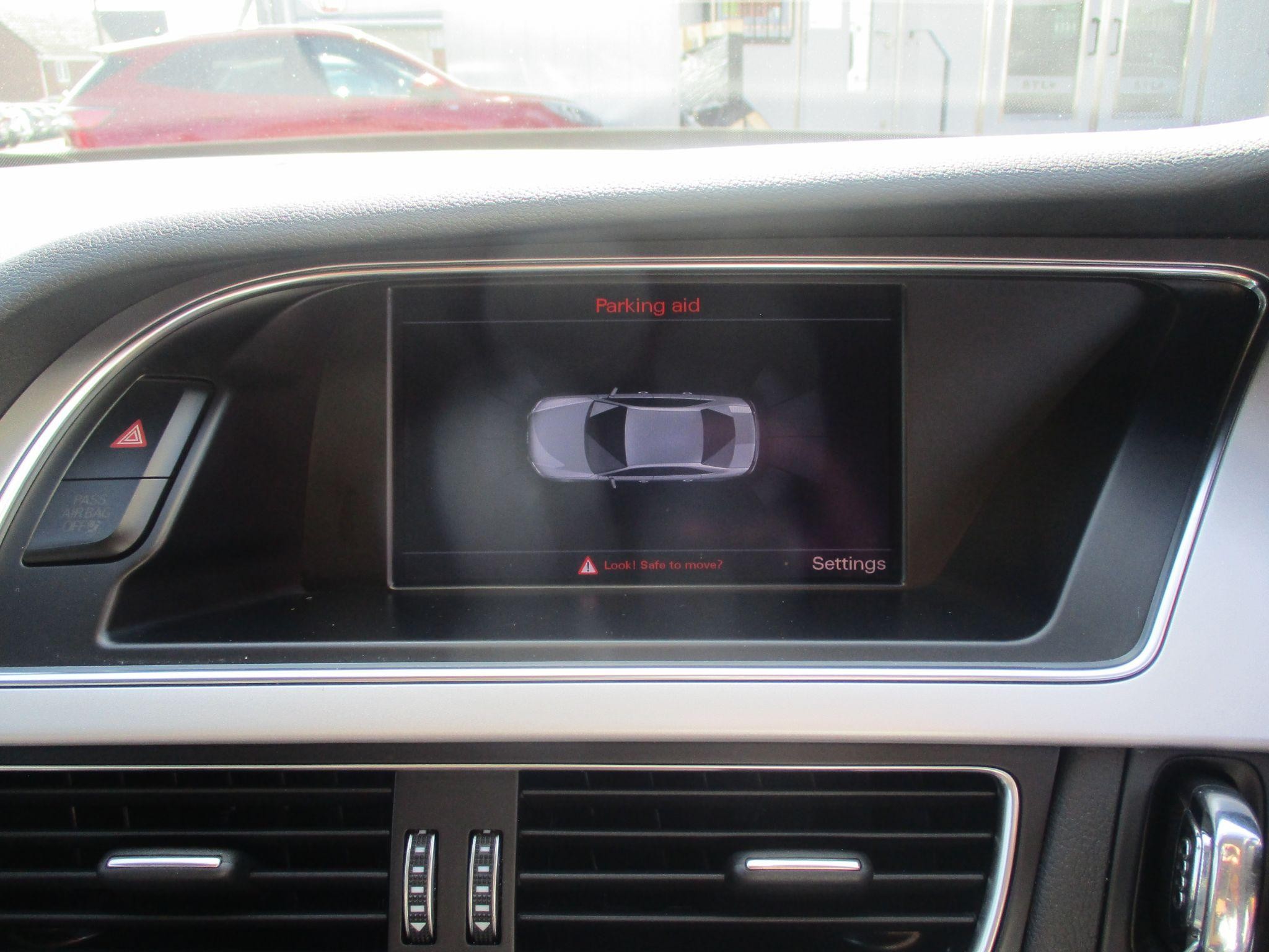 Audi A4 Image 29