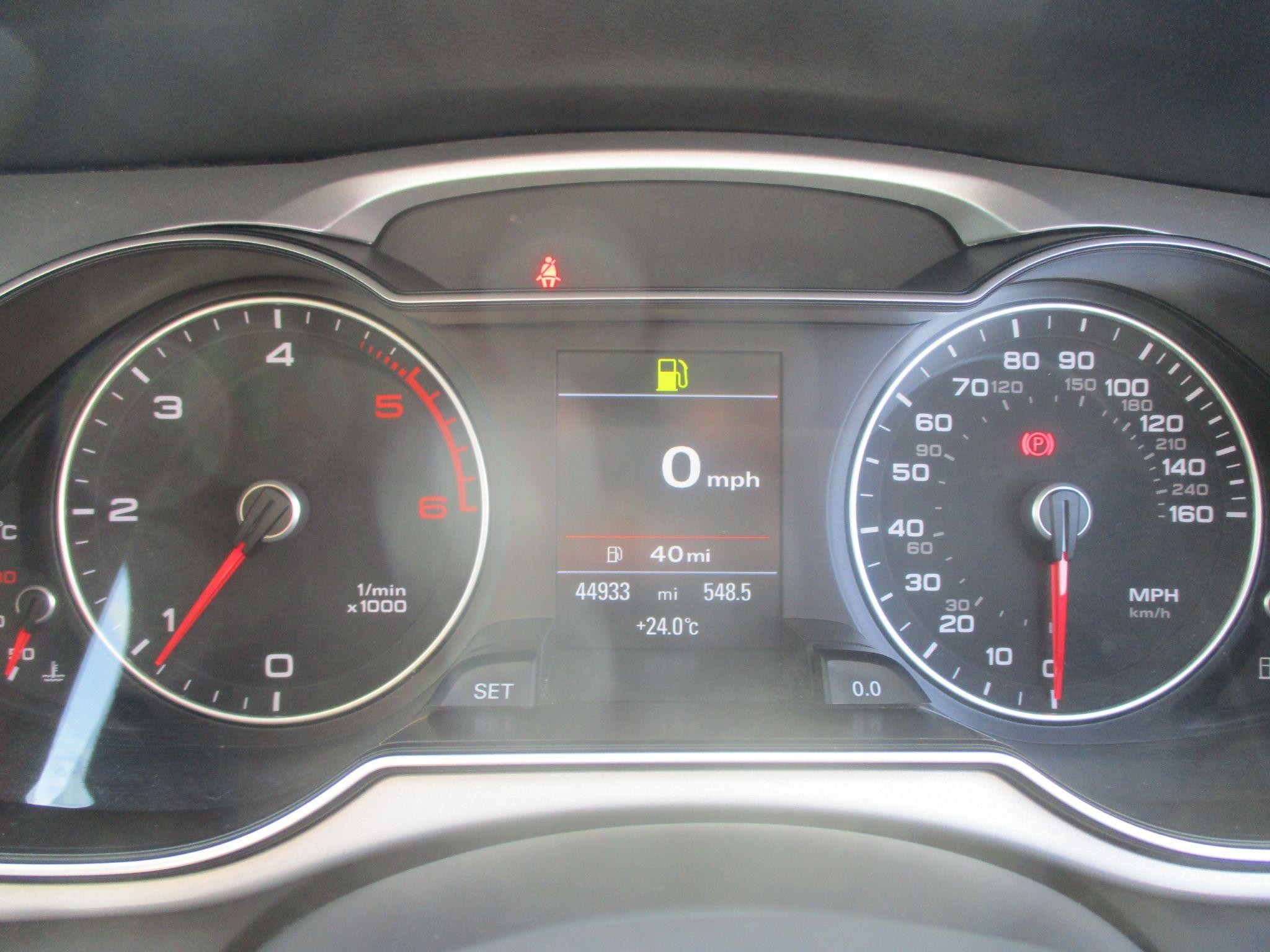 Audi A4 Image 30