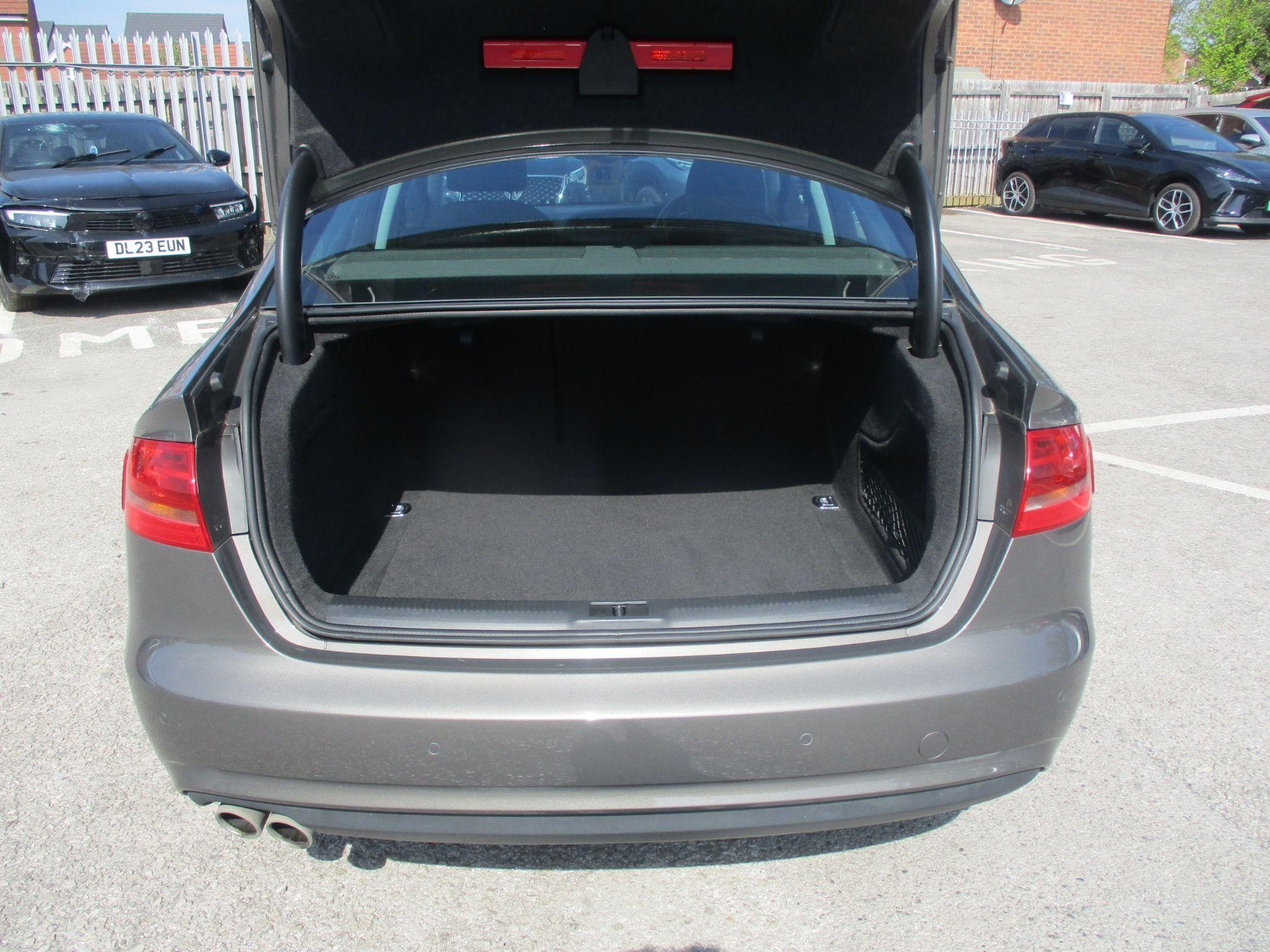 Audi A4 Image 31