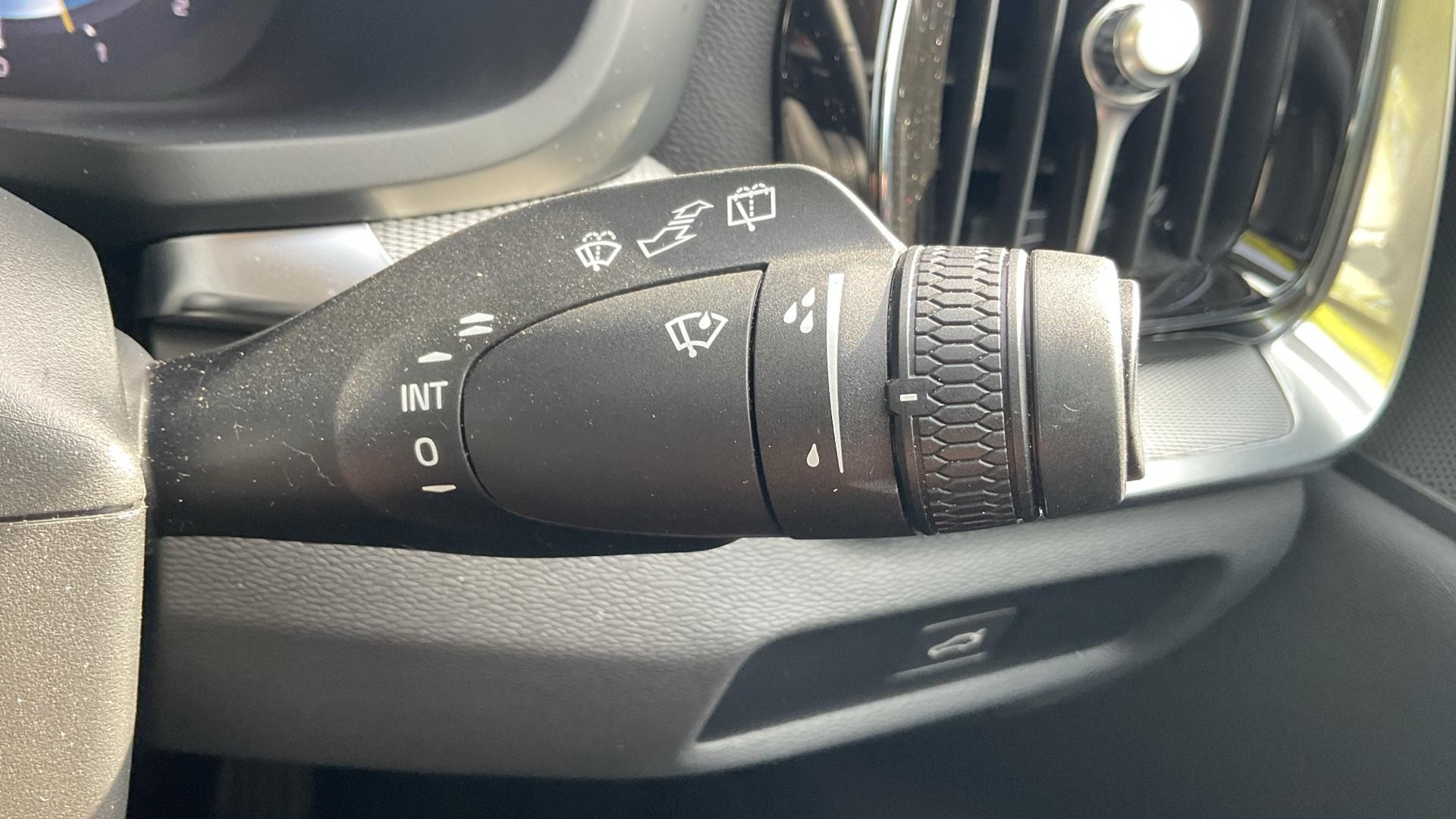 Volvo V60 Image 25