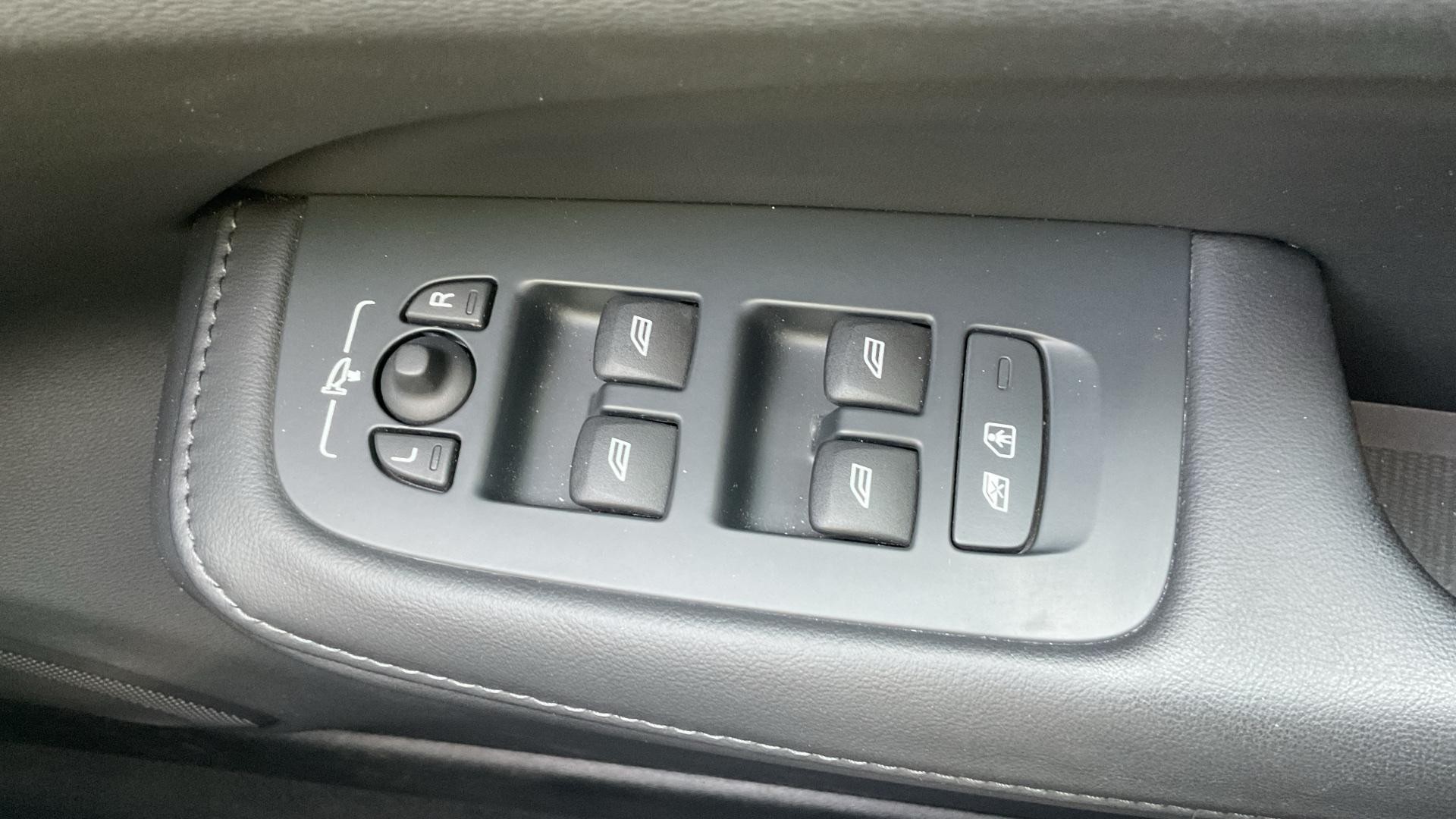 Volvo V60 Image 28