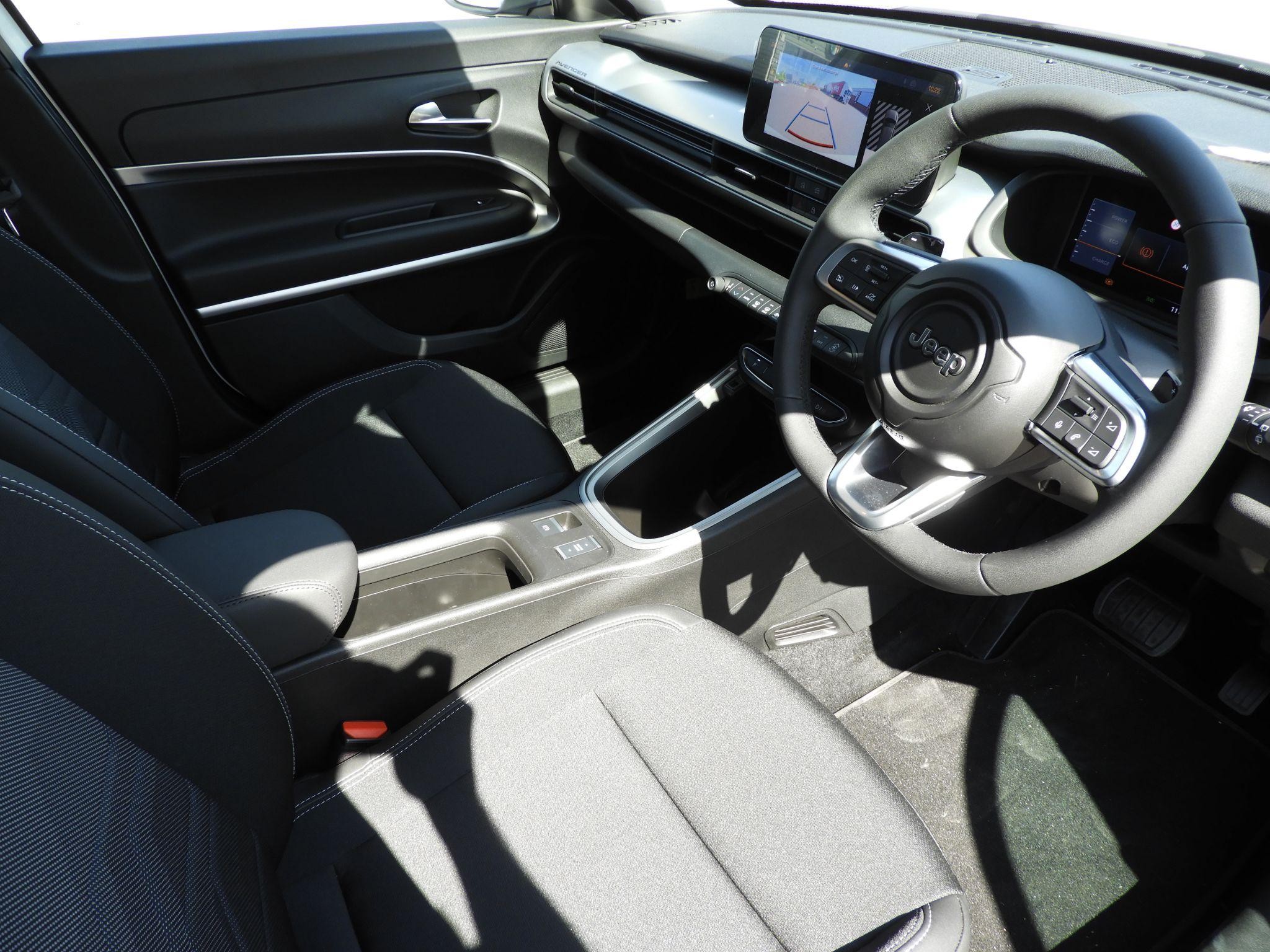 Jeep Avenger Image 12